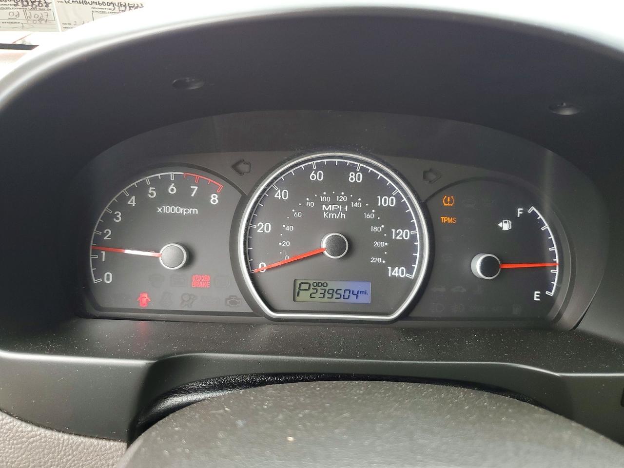 2009 Hyundai Elantra Red vin: KMHDU46D09U825223