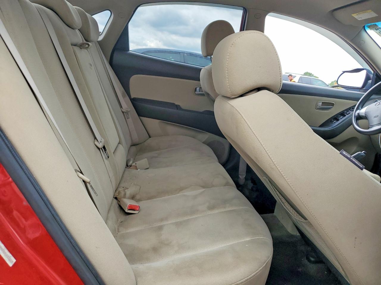 2009 Hyundai Elantra Red vin: KMHDU46D09U825223
