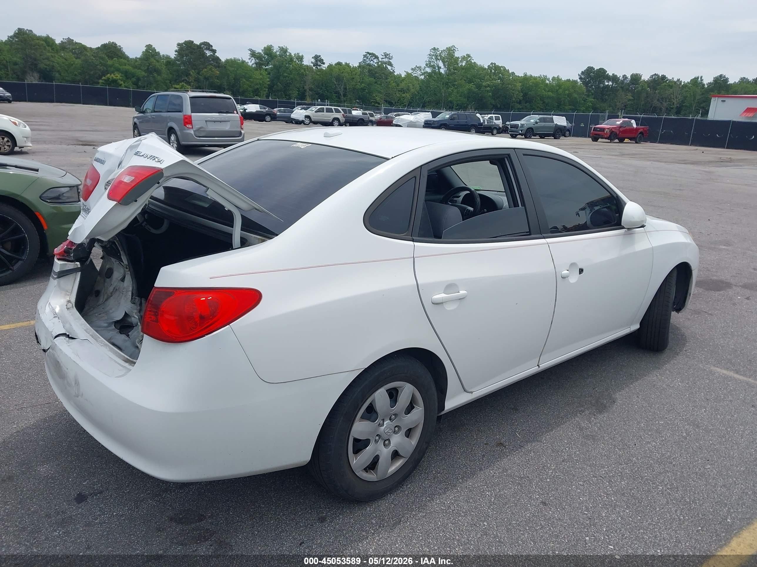 2007 Hyundai Elantra Gls/limited/se Белый vin: KMHDU46D17U189425