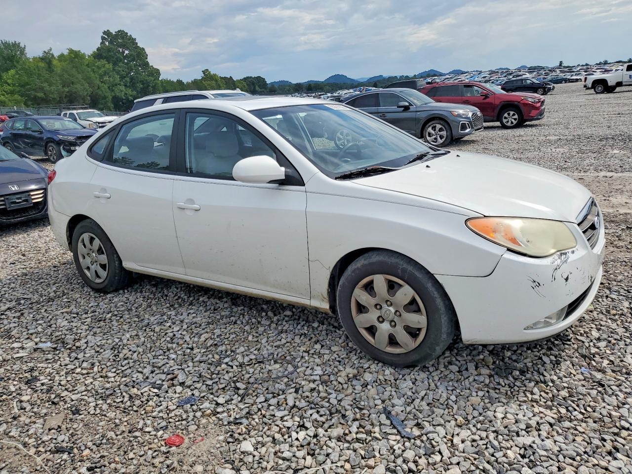 2007 Hyundai Elantra Gls White vin: KMHDU46D17U190932