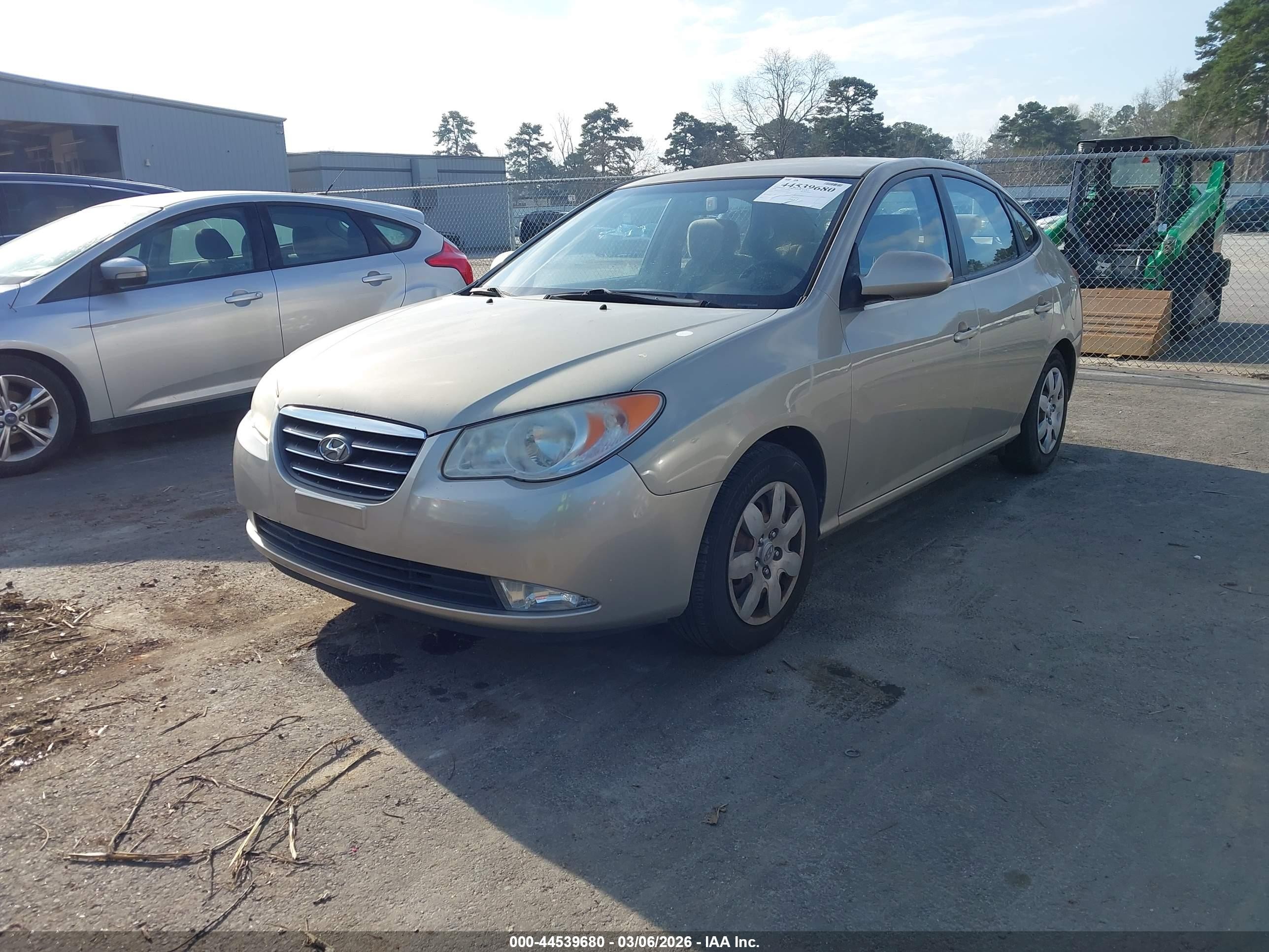 2008 Hyundai Elantra Gls/se Gold vin: KMHDU46D18U312335