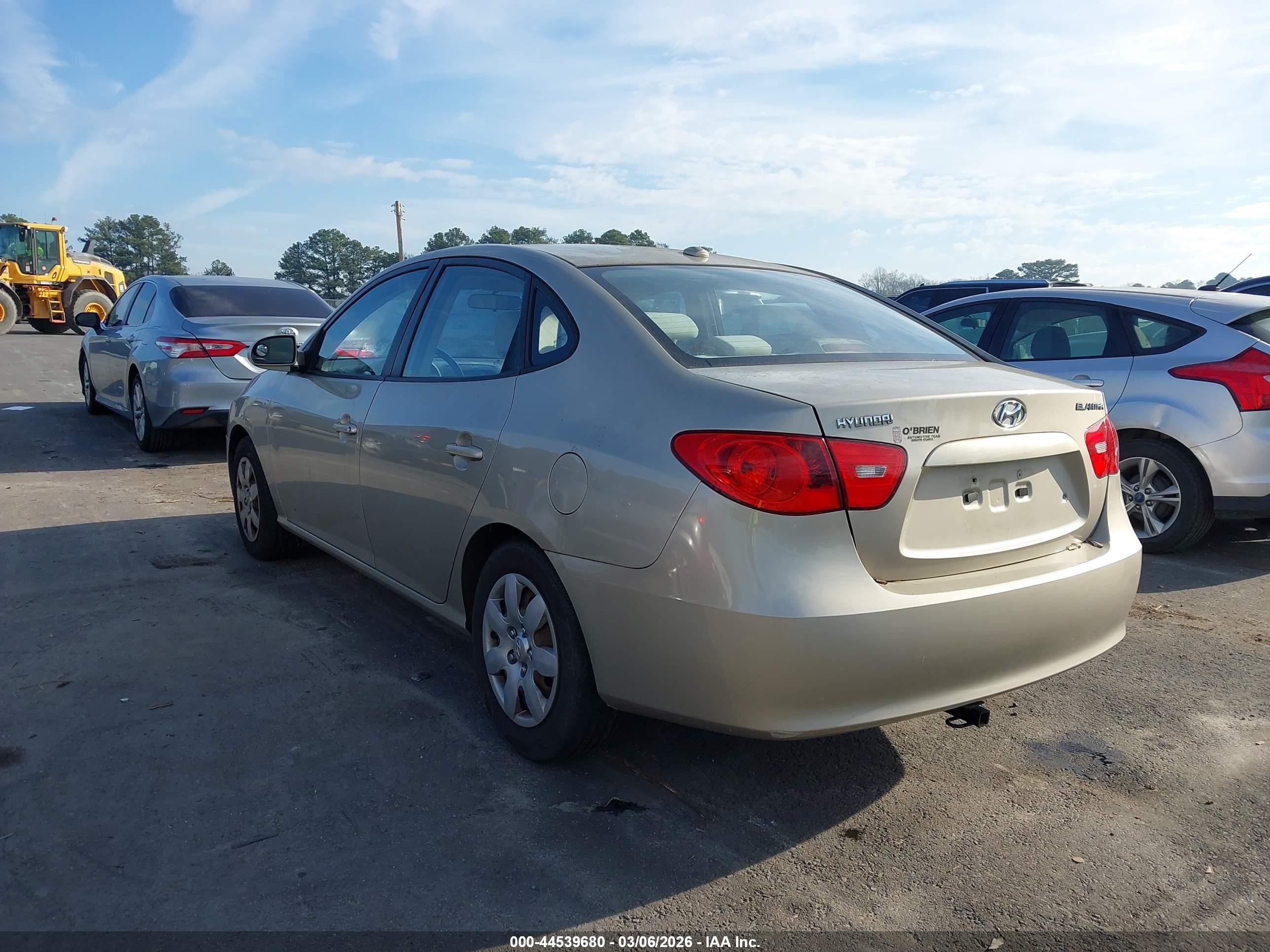 2008 Hyundai Elantra Gls/se Gold vin: KMHDU46D18U312335