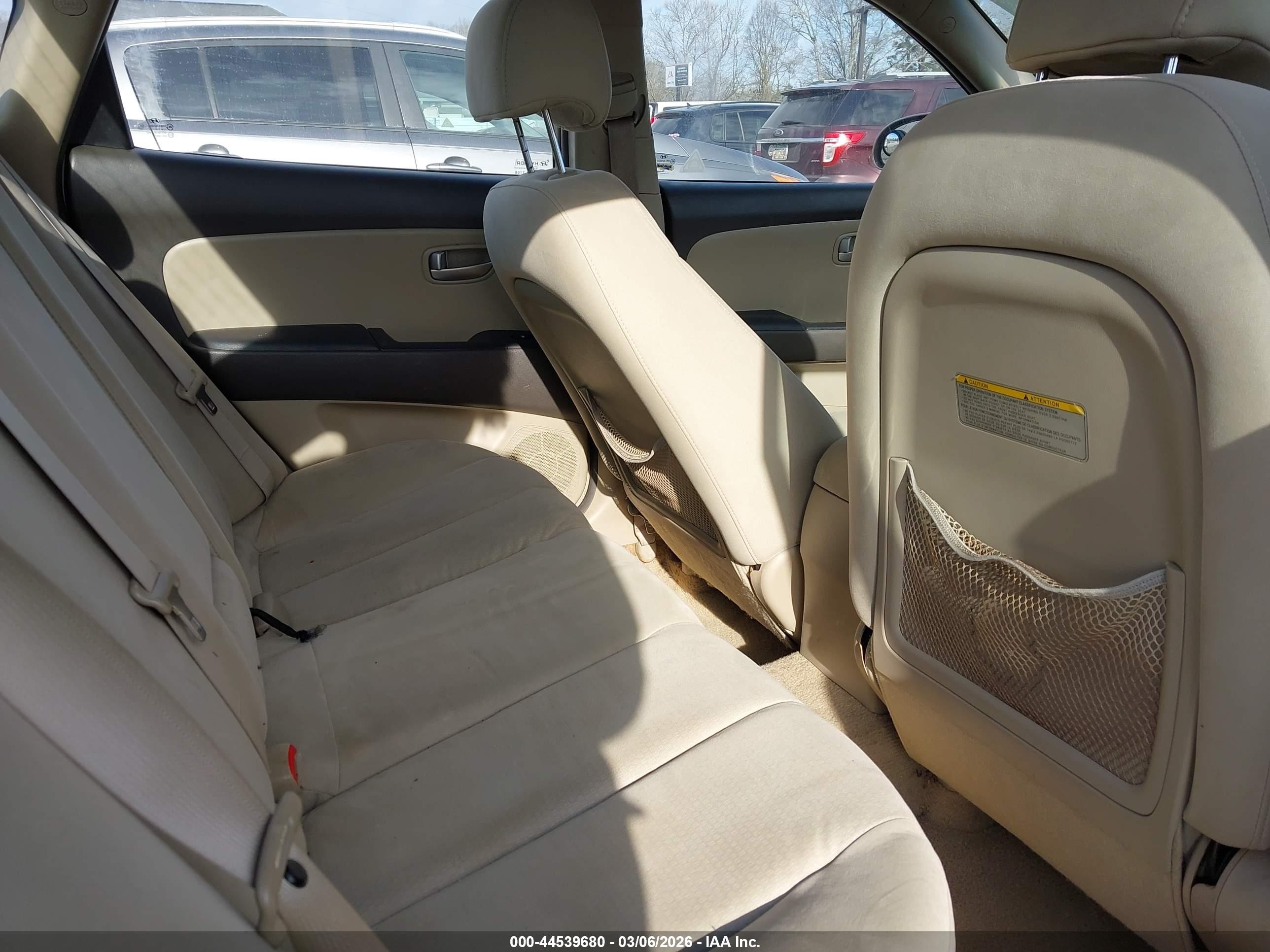 2008 Hyundai Elantra Gls/se Gold vin: KMHDU46D18U312335
