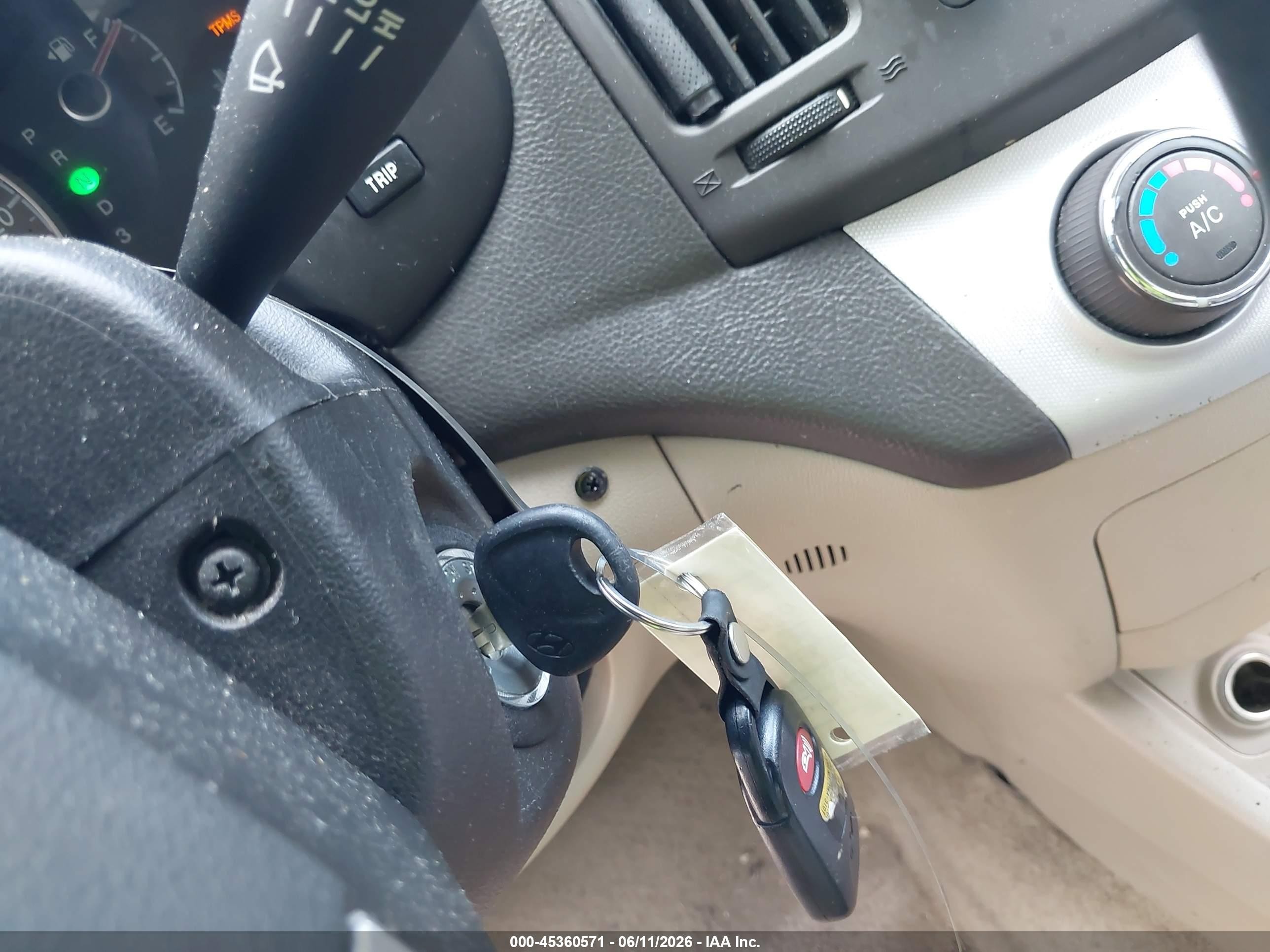 2008 Hyundai Elantra Gls/se White vin: KMHDU46D18U317258