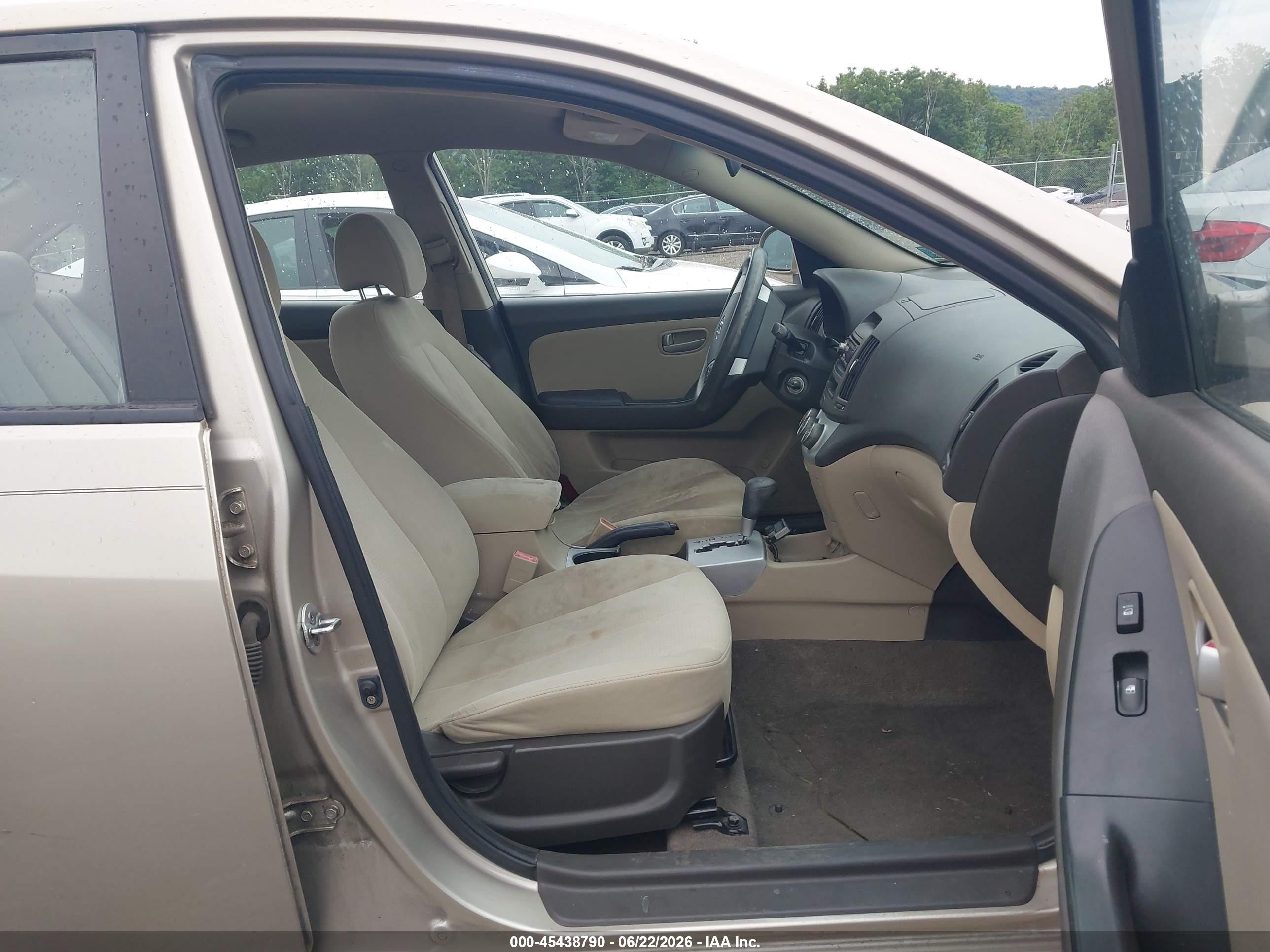 2008 Hyundai Elantra Gls/se Beige vin: KMHDU46D18U384944