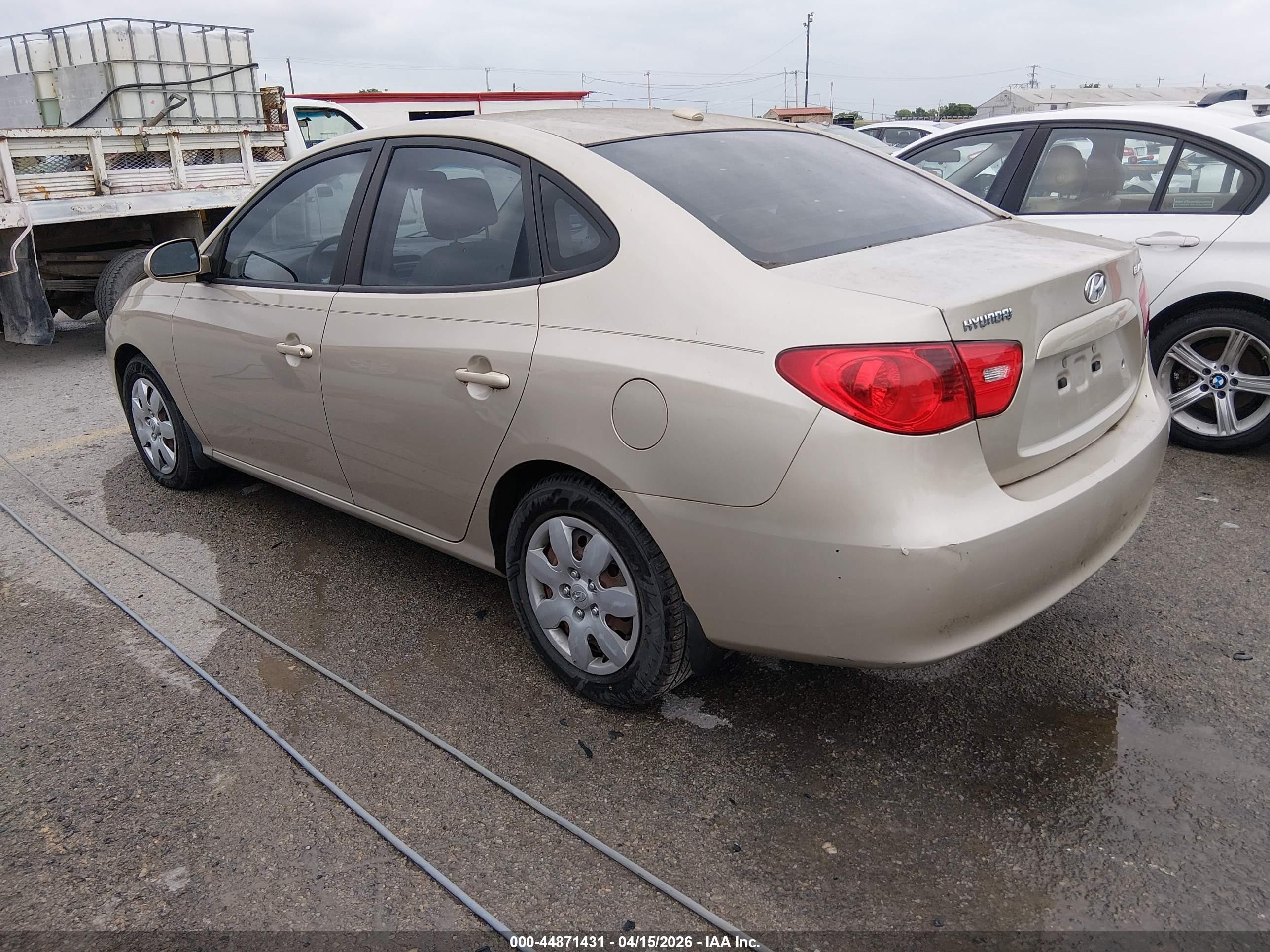 2008 Hyundai Elantra Gls/se Золотой vin: KMHDU46D18U386855