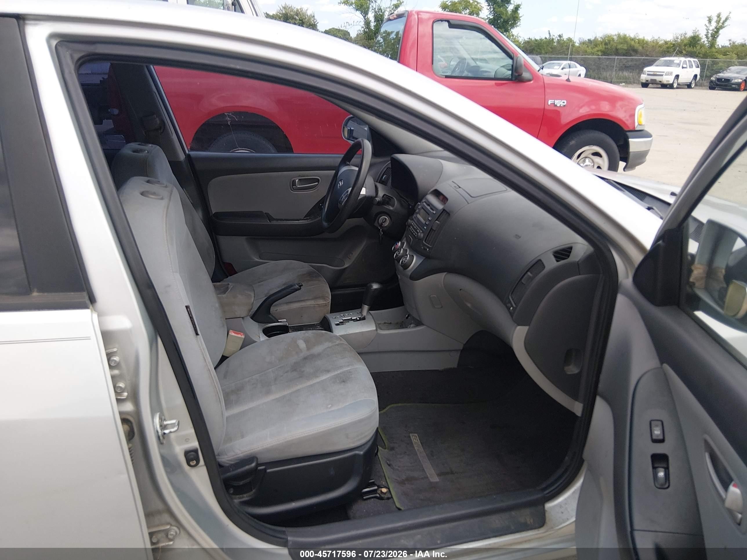 2008 Hyundai Elantra Gls/se Gray vin: KMHDU46D18U405954