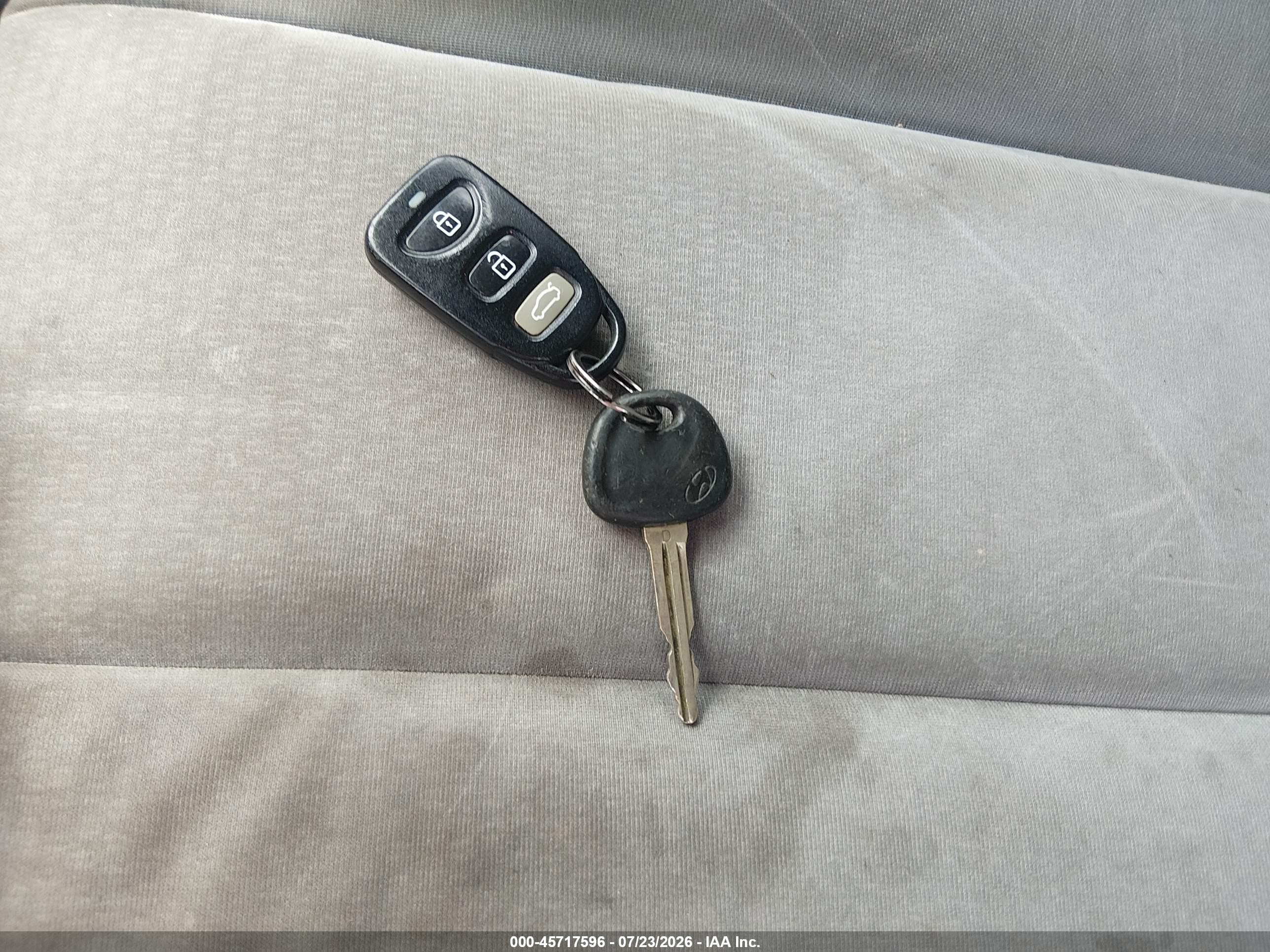 2008 Hyundai Elantra Gls/se Gray vin: KMHDU46D18U405954