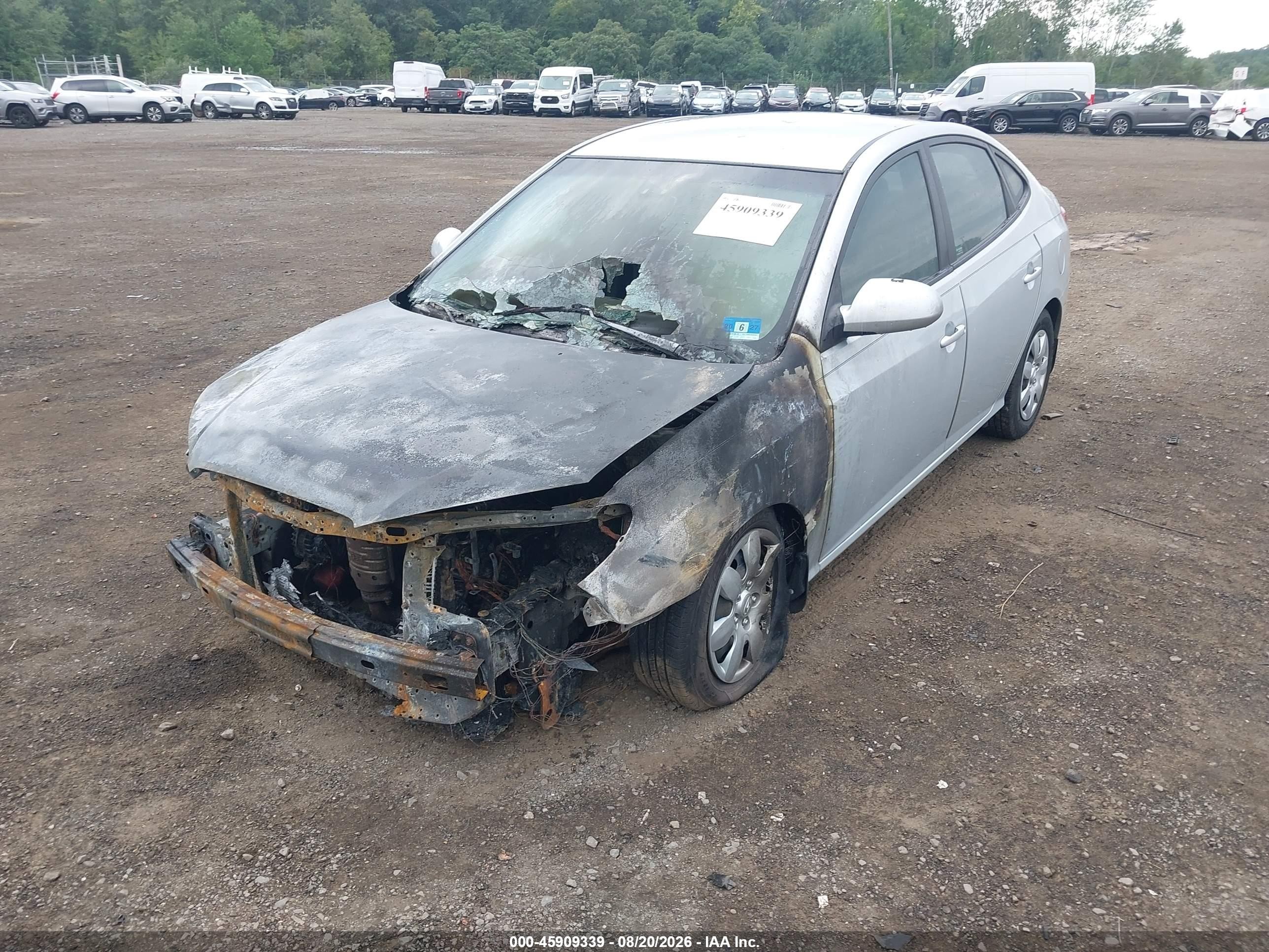 2008 Hyundai Elantra Gls/se Silver vin: KMHDU46D18U409471