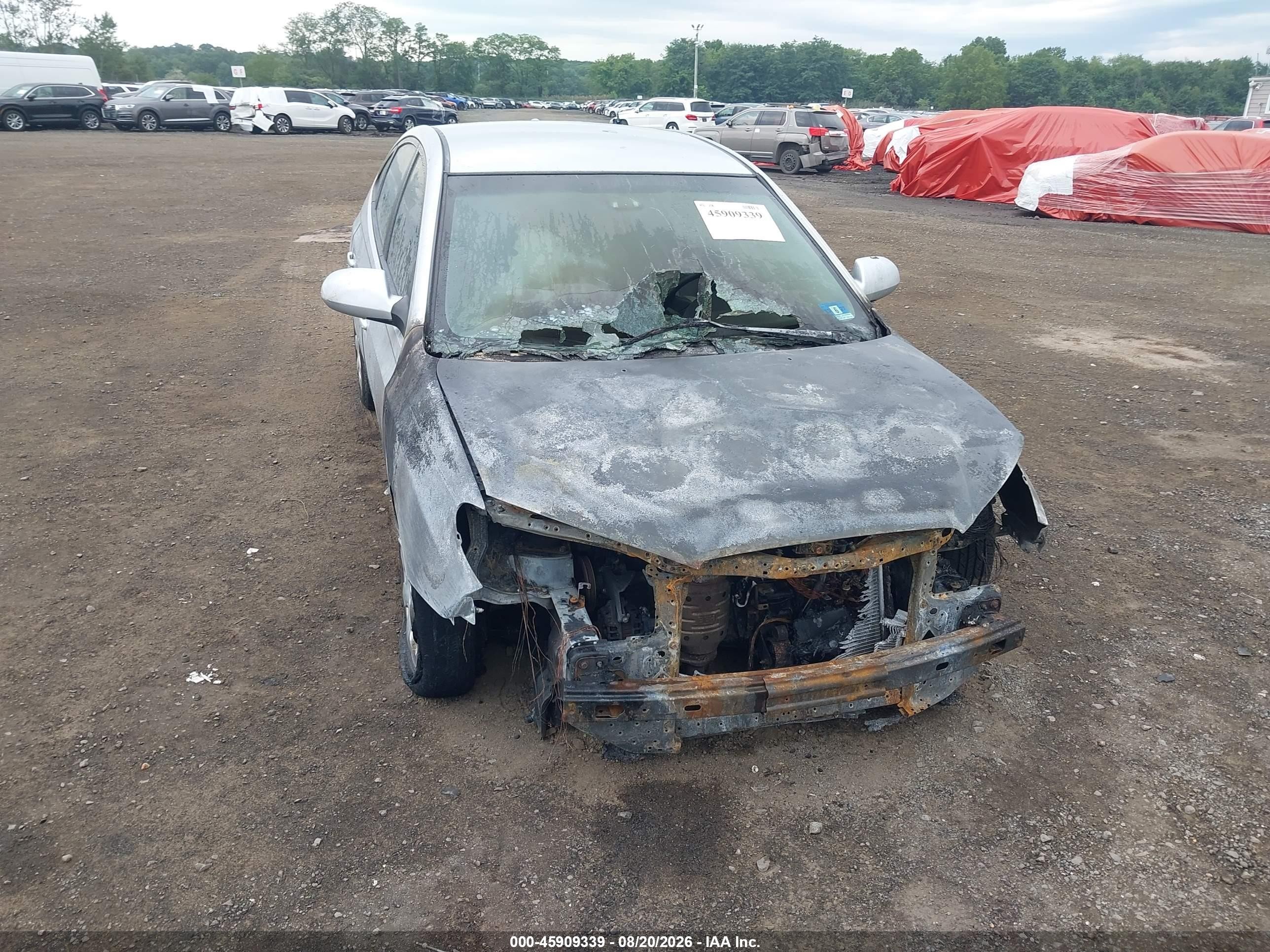 2008 Hyundai Elantra Gls/se Silver vin: KMHDU46D18U409471