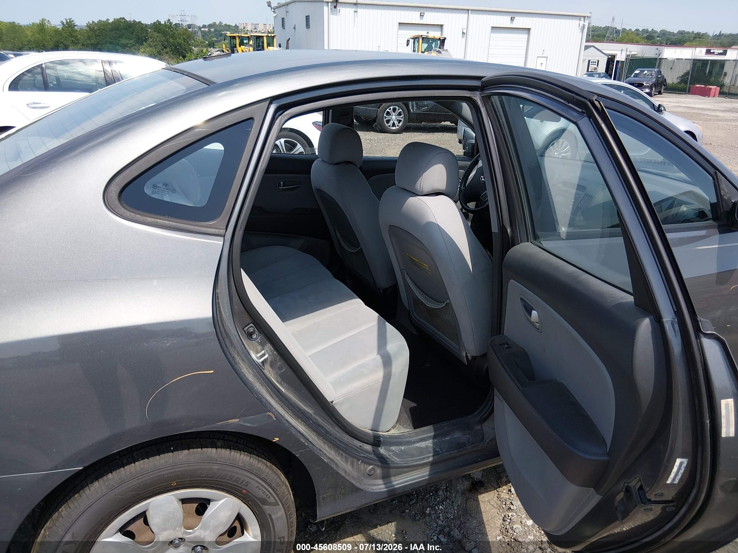 2008 Hyundai Elantra Gls/se Gray vin: KMHDU46D18U519856