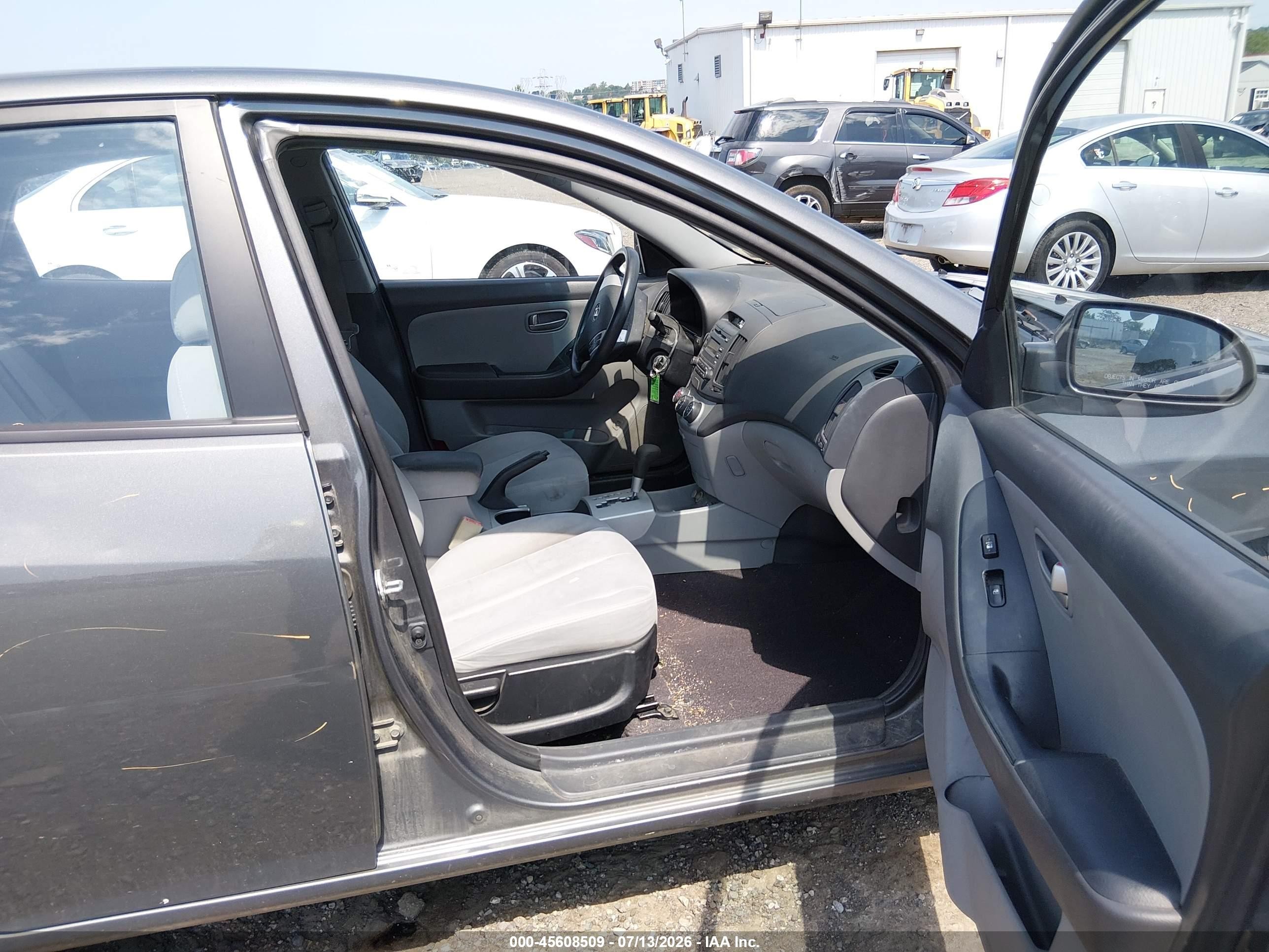 2008 Hyundai Elantra Gls/se Gray vin: KMHDU46D18U519856