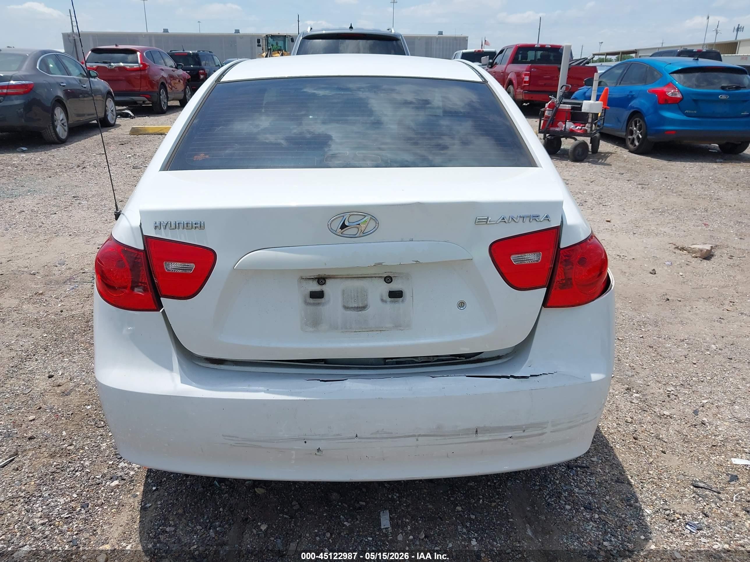 2007 Hyundai Elantra Gls/limited/se White vin: KMHDU46D27U076714