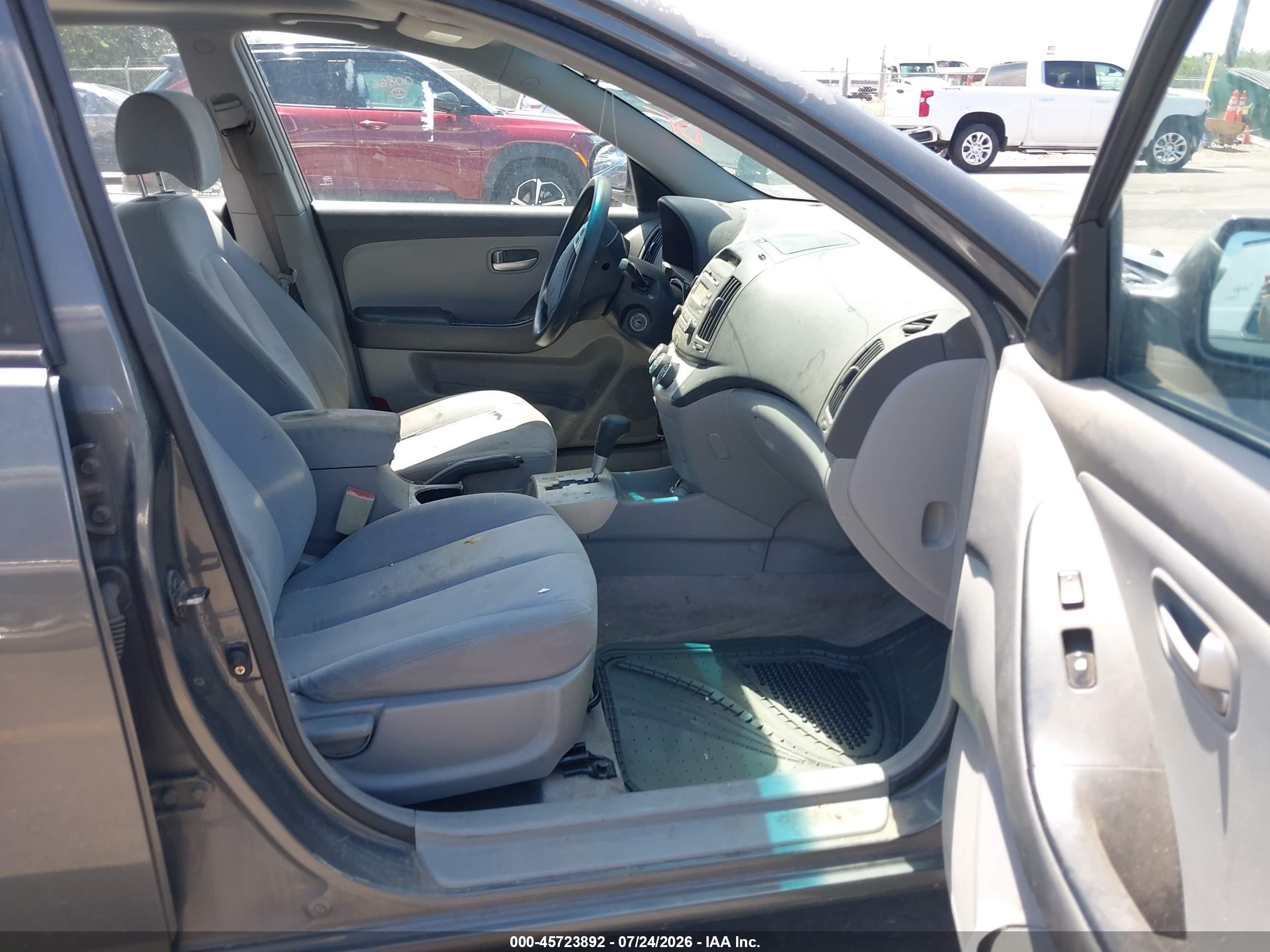 2007 Hyundai Elantra Gls/ltd/se Серебряный vin: KMHDU46D27U140539