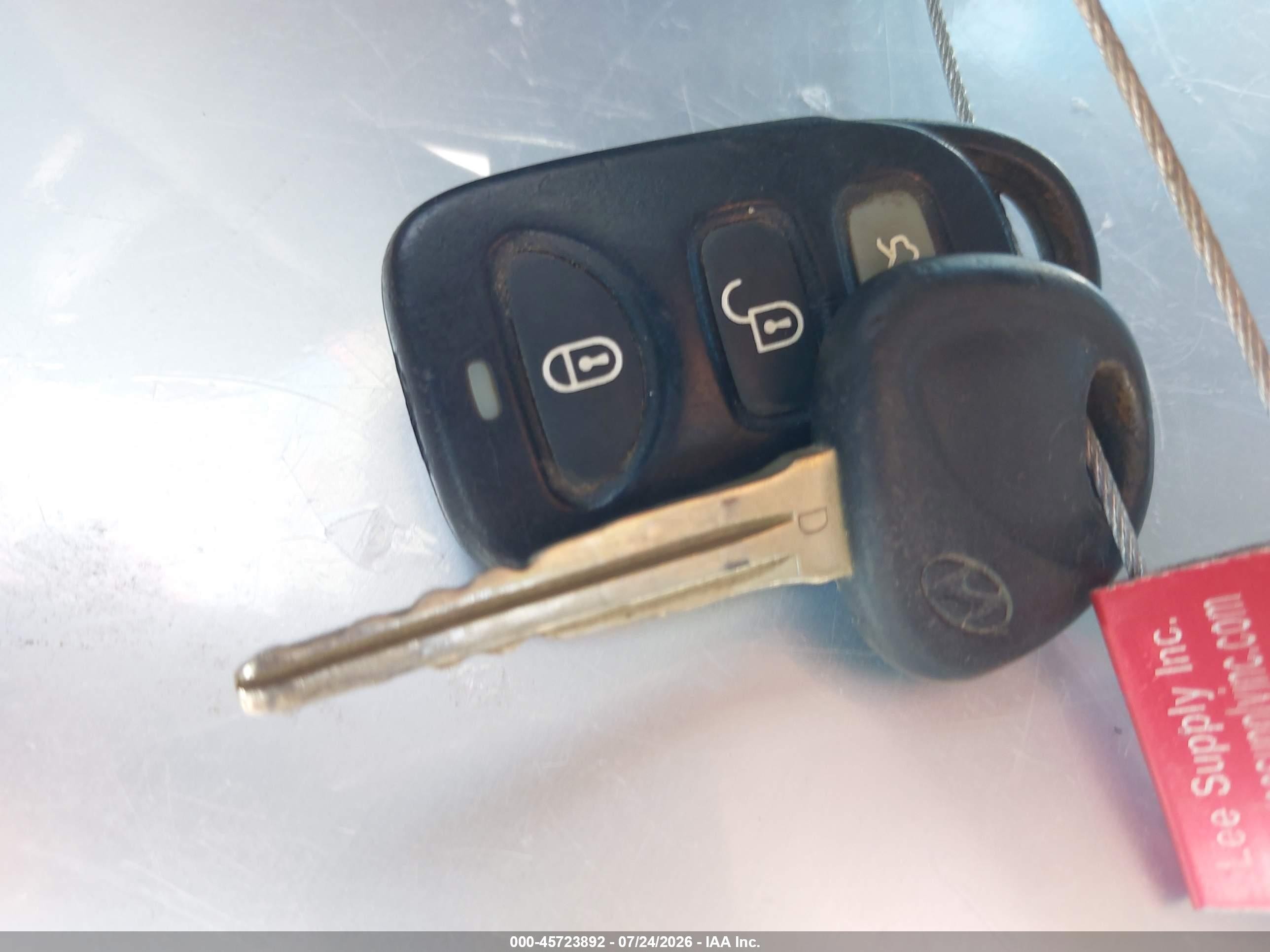 2007 Hyundai Elantra Gls/ltd/se Серебряный vin: KMHDU46D27U140539