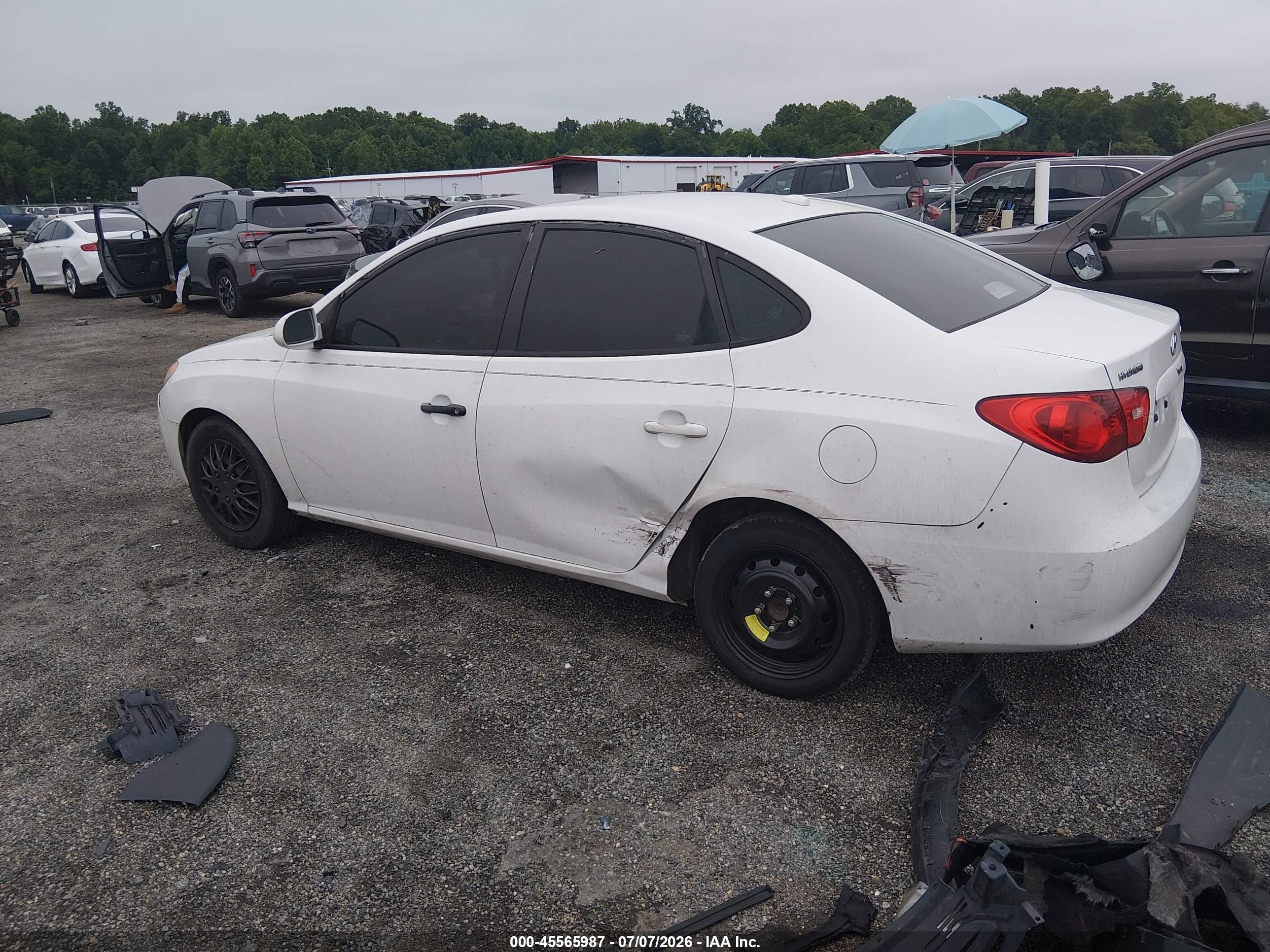 2007 Hyundai Elantra Gls/ltd/se White vin: KMHDU46D27U149564