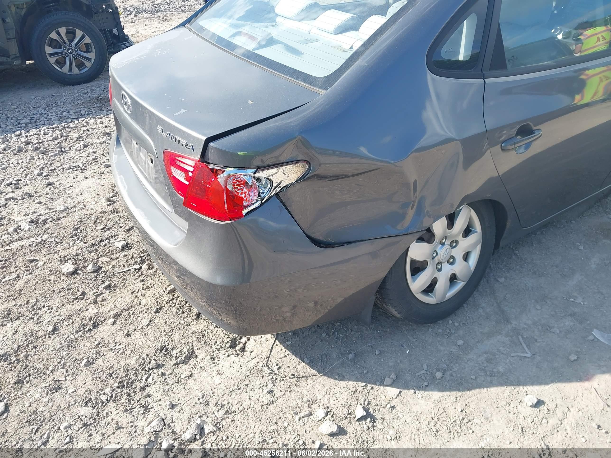 2008 Hyundai Elantra Gls/se Gray vin: KMHDU46D28U386508
