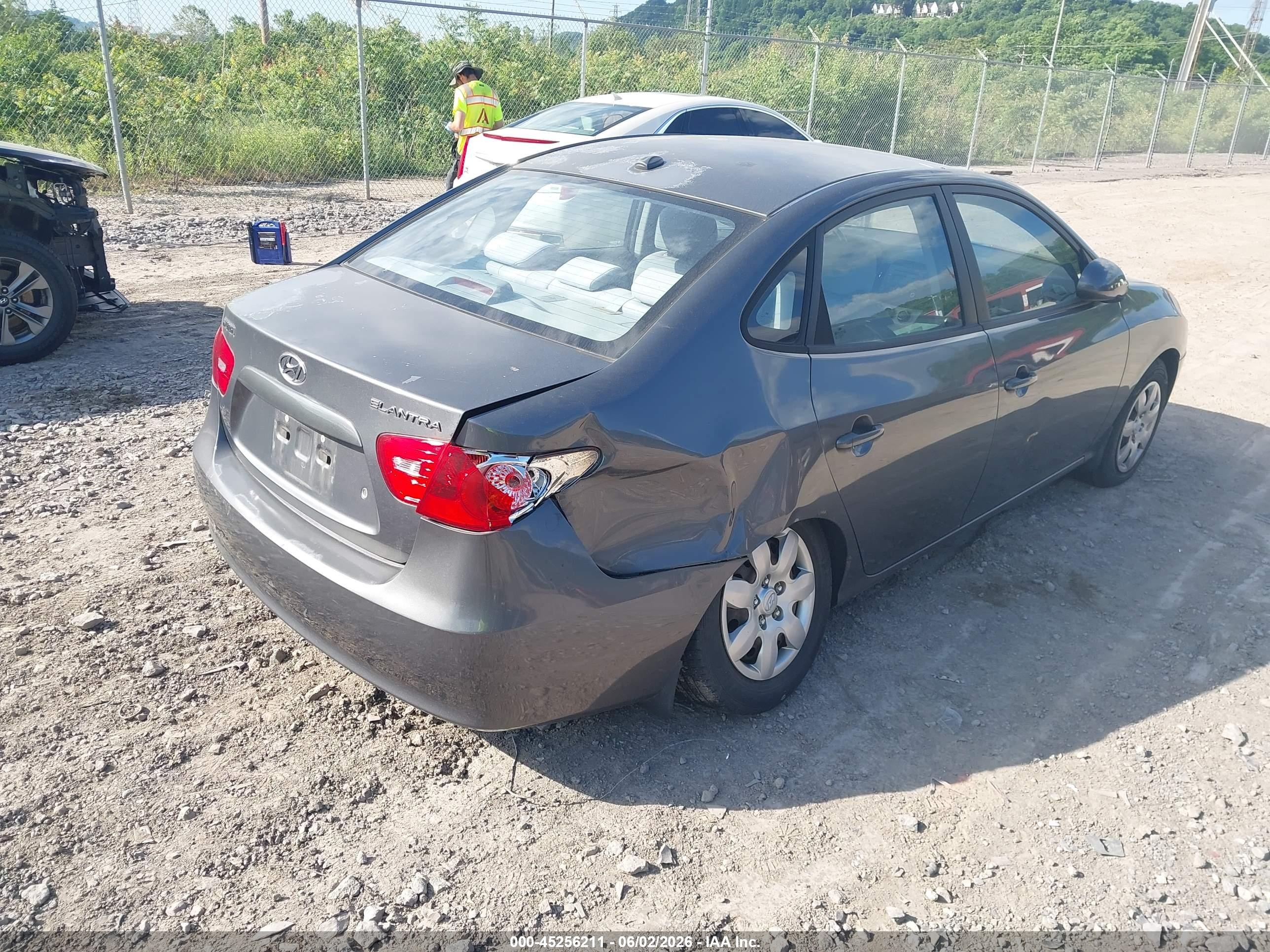 2008 Hyundai Elantra Gls/se Gray vin: KMHDU46D28U386508