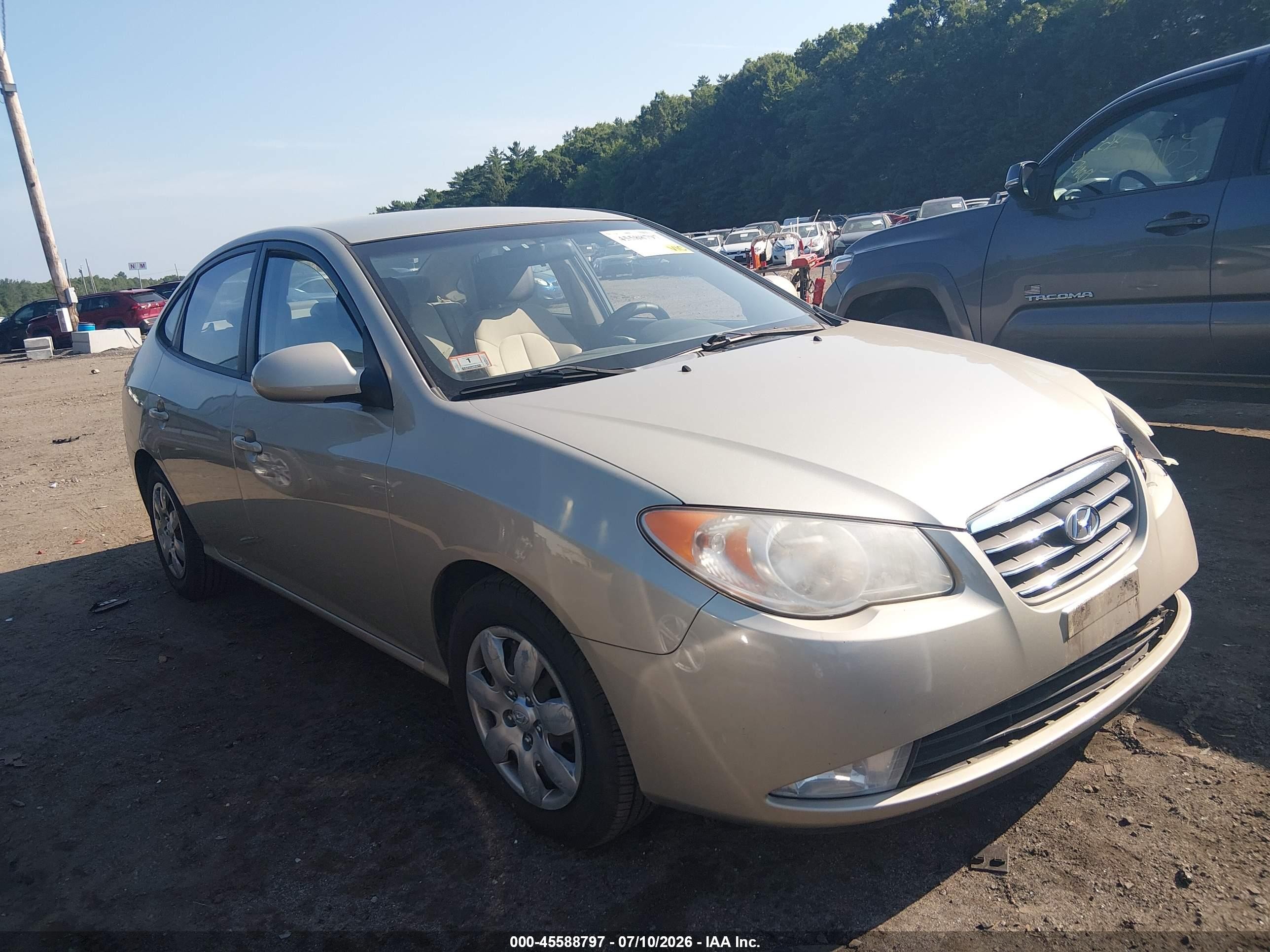 2008 Hyundai Elantra Gls/se Gold vin: KMHDU46D28U565325