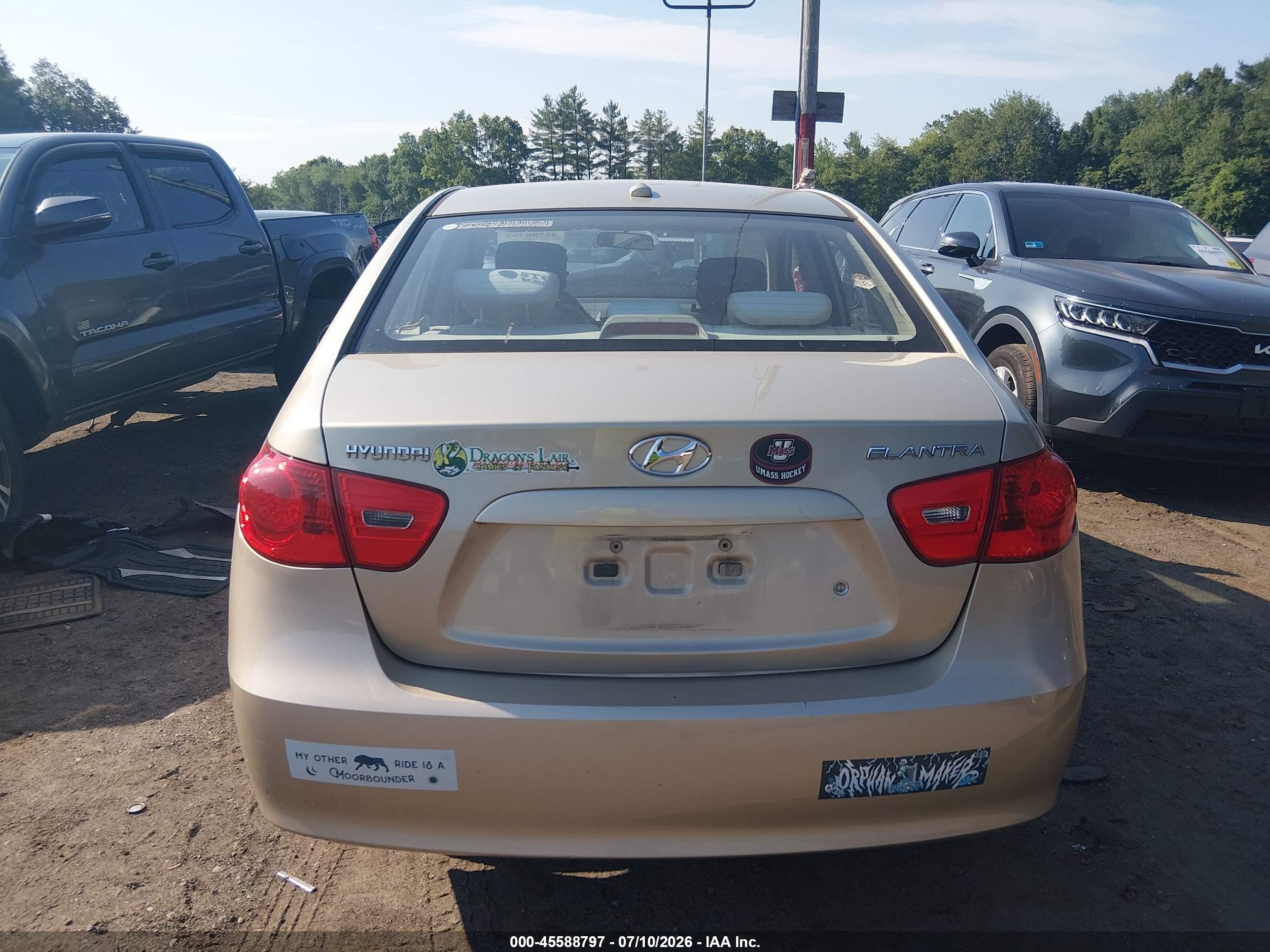 2008 Hyundai Elantra Gls/se Gold vin: KMHDU46D28U565325