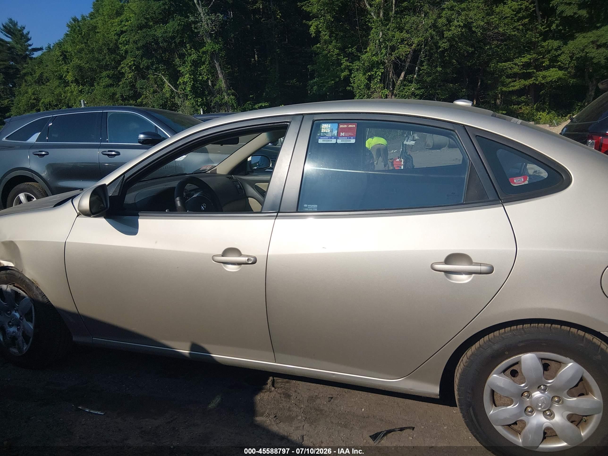 2008 Hyundai Elantra Gls/se Gold vin: KMHDU46D28U565325