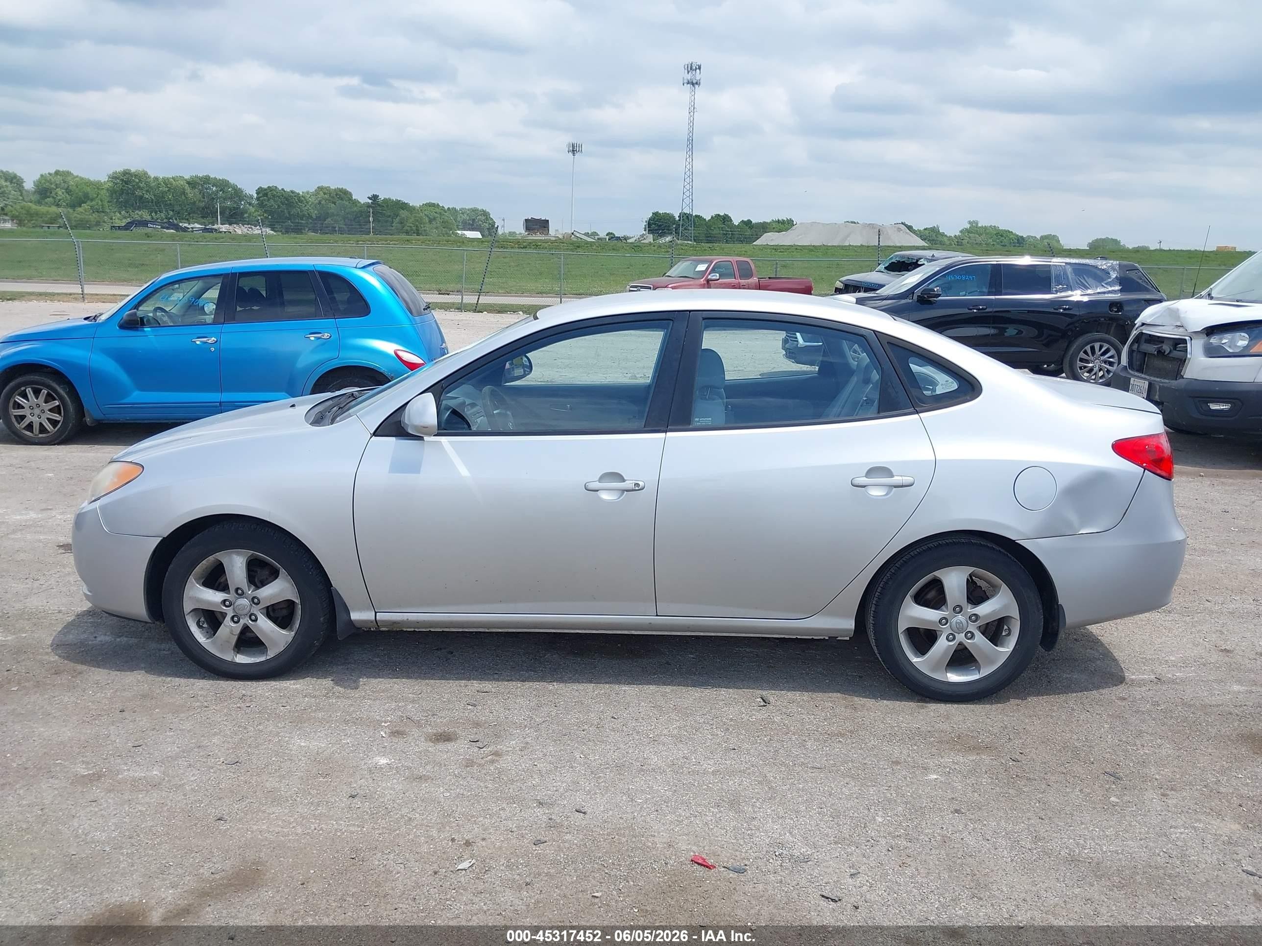 2009 Hyundai Elantra Se Silver vin: KMHDU46D29U595877