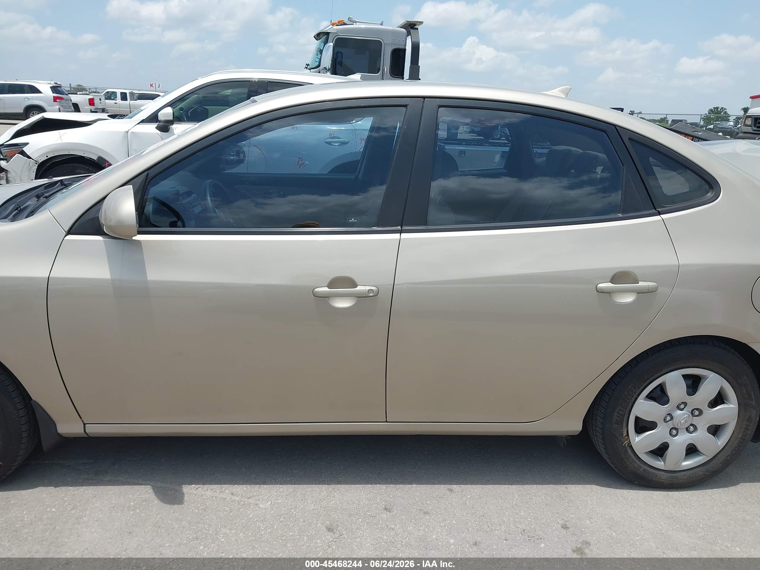 2009 Hyundai Elantra Gls Gold vin: KMHDU46D29U661134