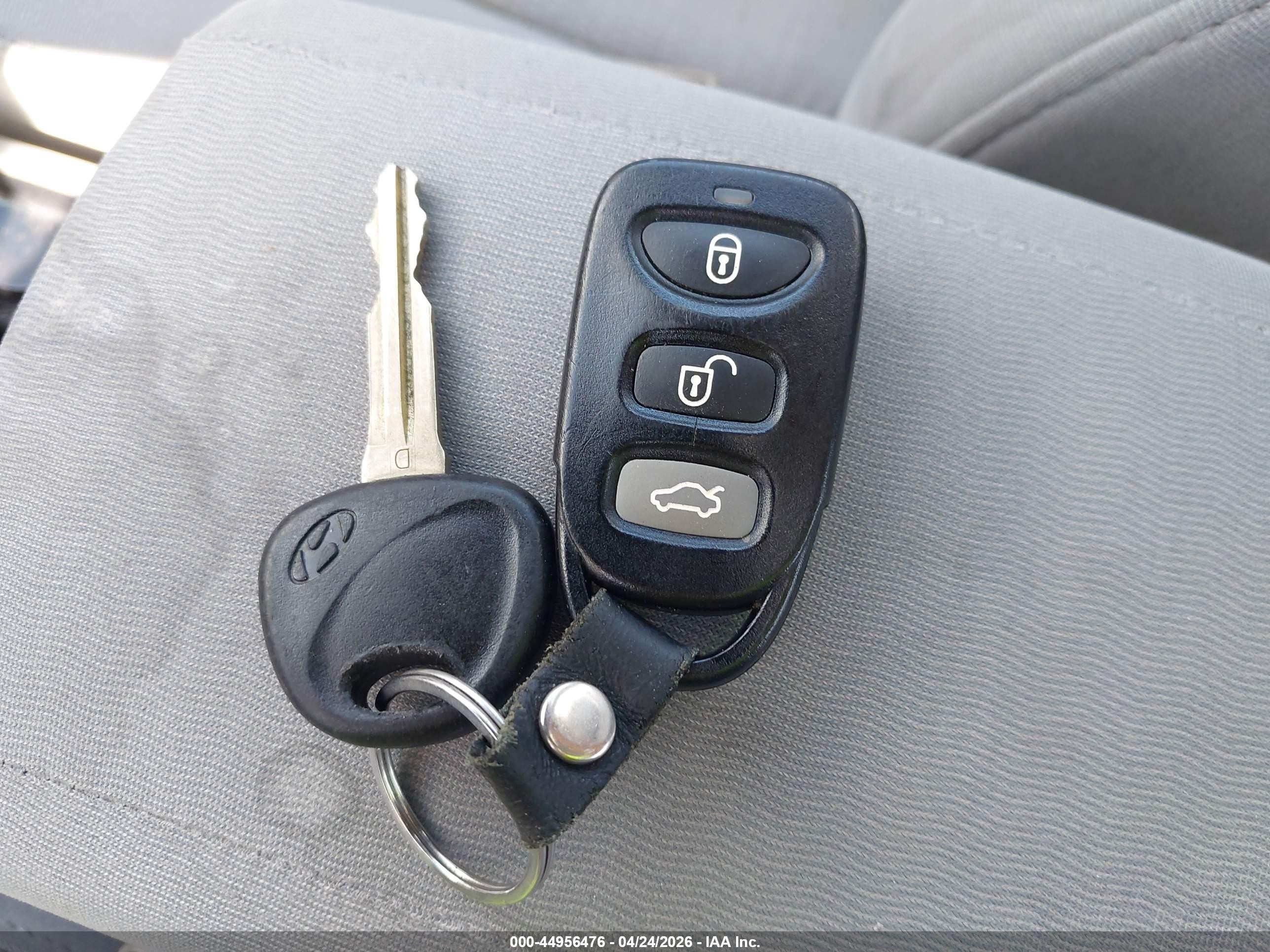 2007 Hyundai Elantra Gls/limited/se Белый vin: KMHDU46D37U085227