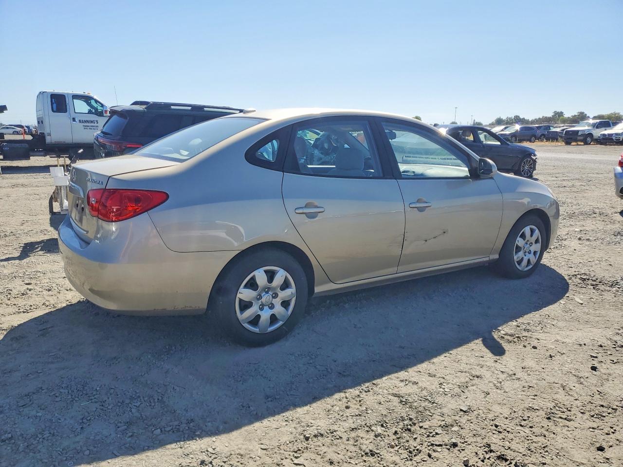 2007 Hyundai Elantra Gls Gold vin: KMHDU46D37U148200