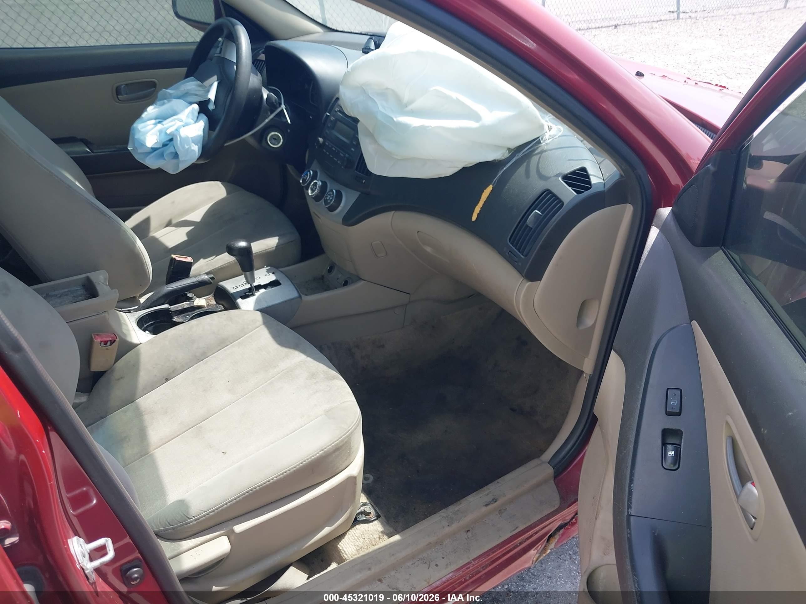 2008 Hyundai Elantra Gls/se Red vin: KMHDU46D38U318797