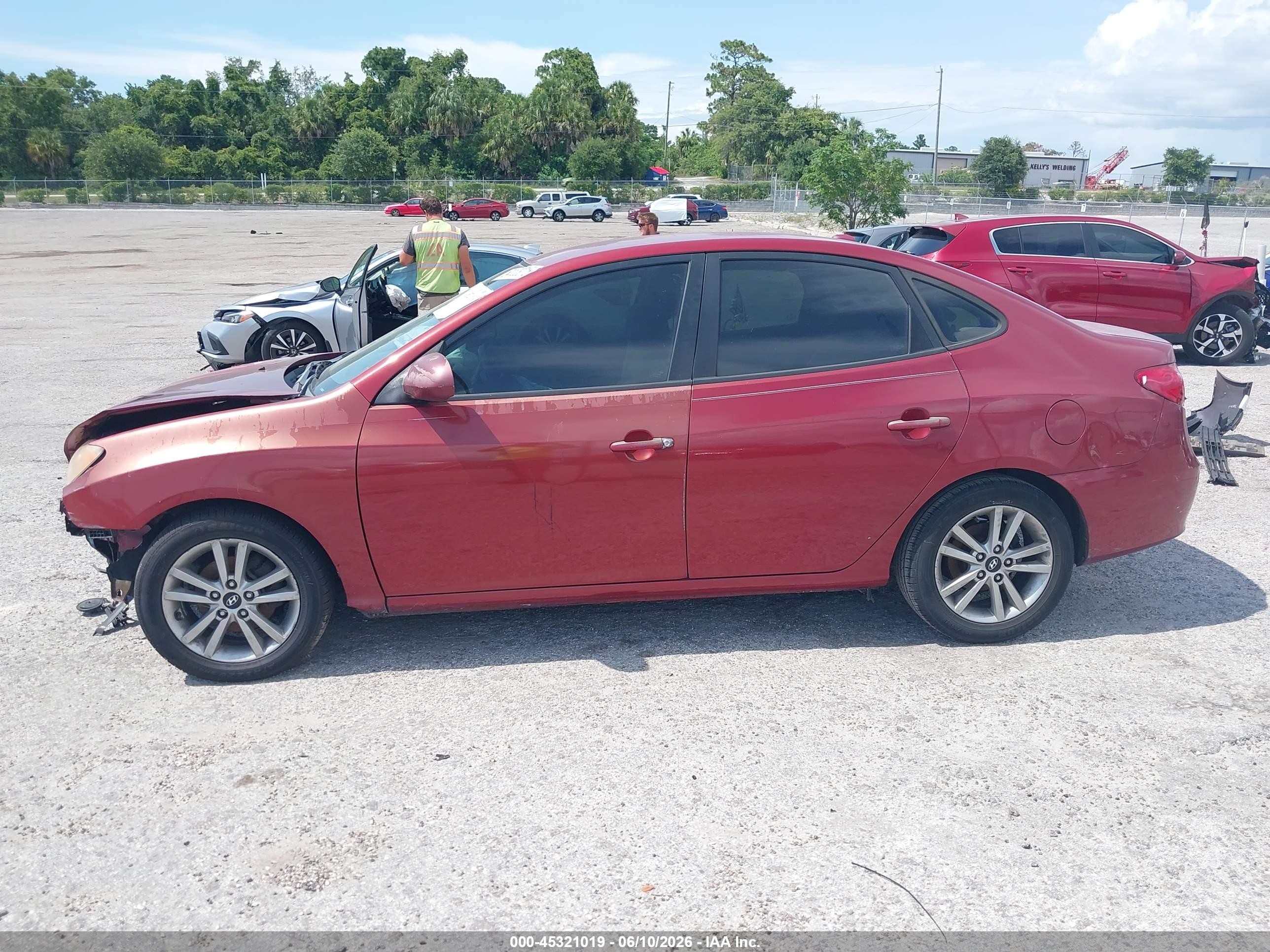 2008 Hyundai Elantra Gls/se Red vin: KMHDU46D38U318797