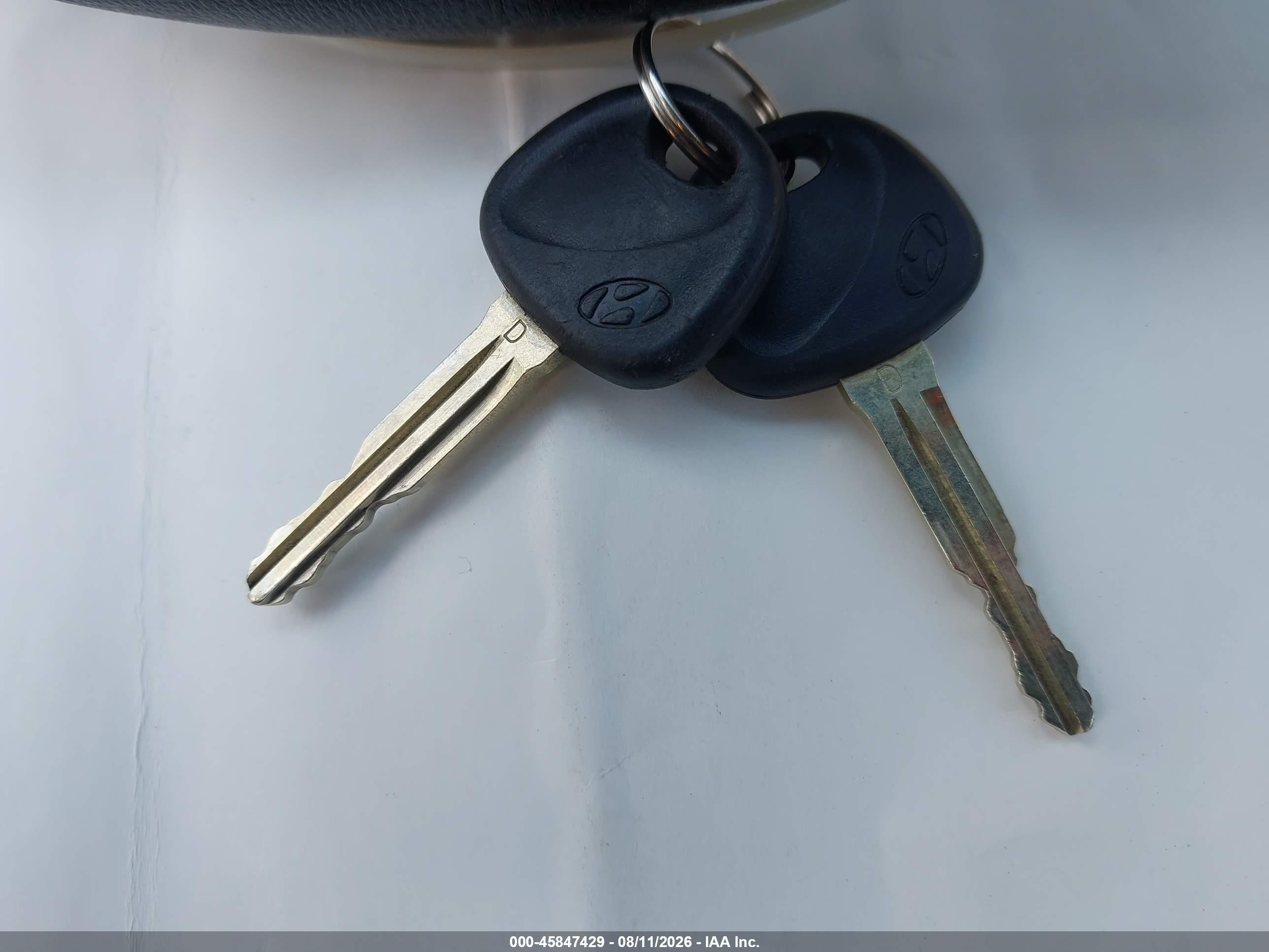 2008 Hyundai Elantra Gls/se Silver vin: KMHDU46D38U320050