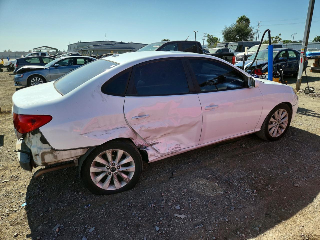 2008 Hyundai Elantra Gls White vin: KMHDU46D38U340122