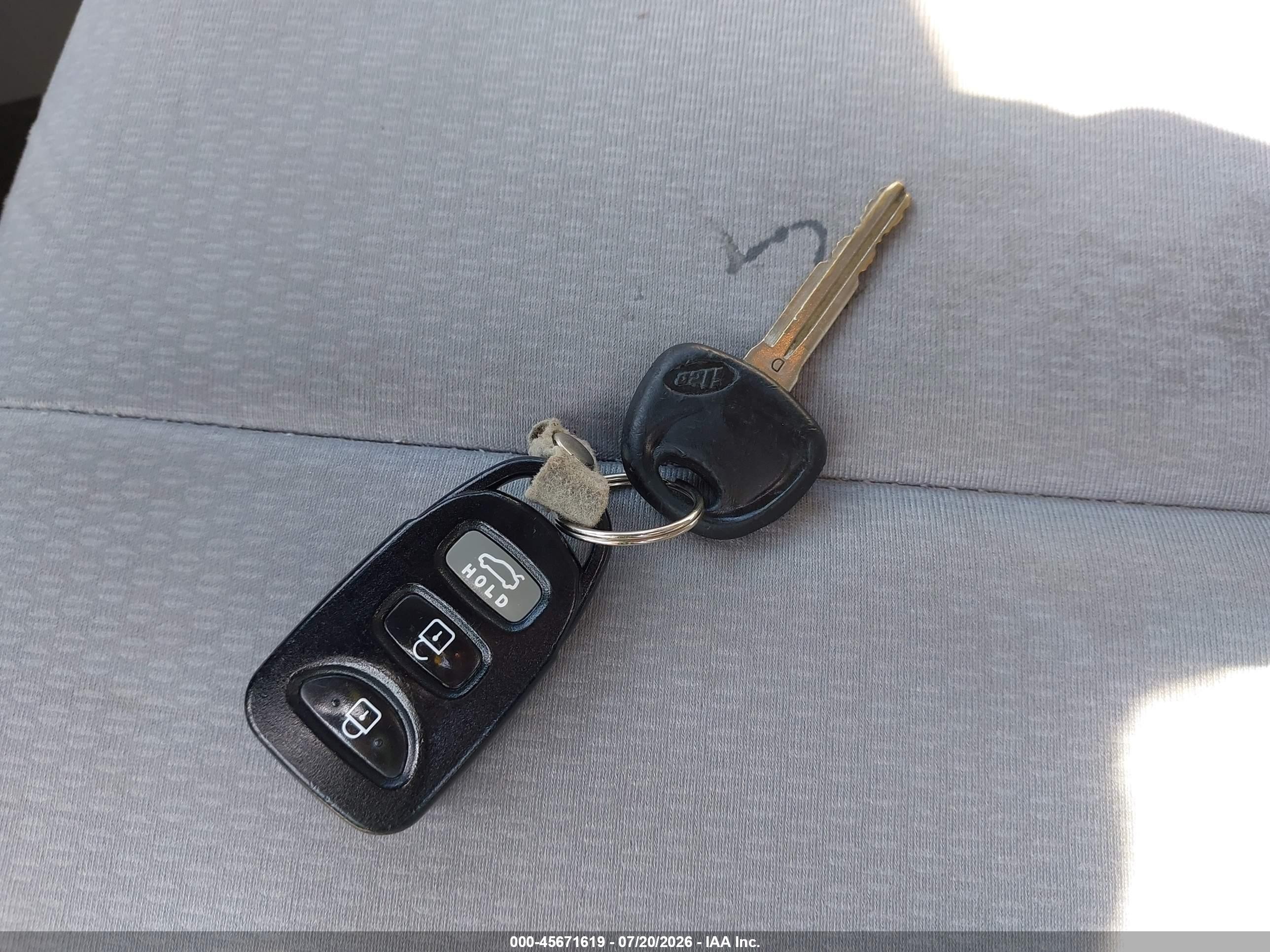 2008 Hyundai Elantra Gls/se Gray vin: KMHDU46D38U349225