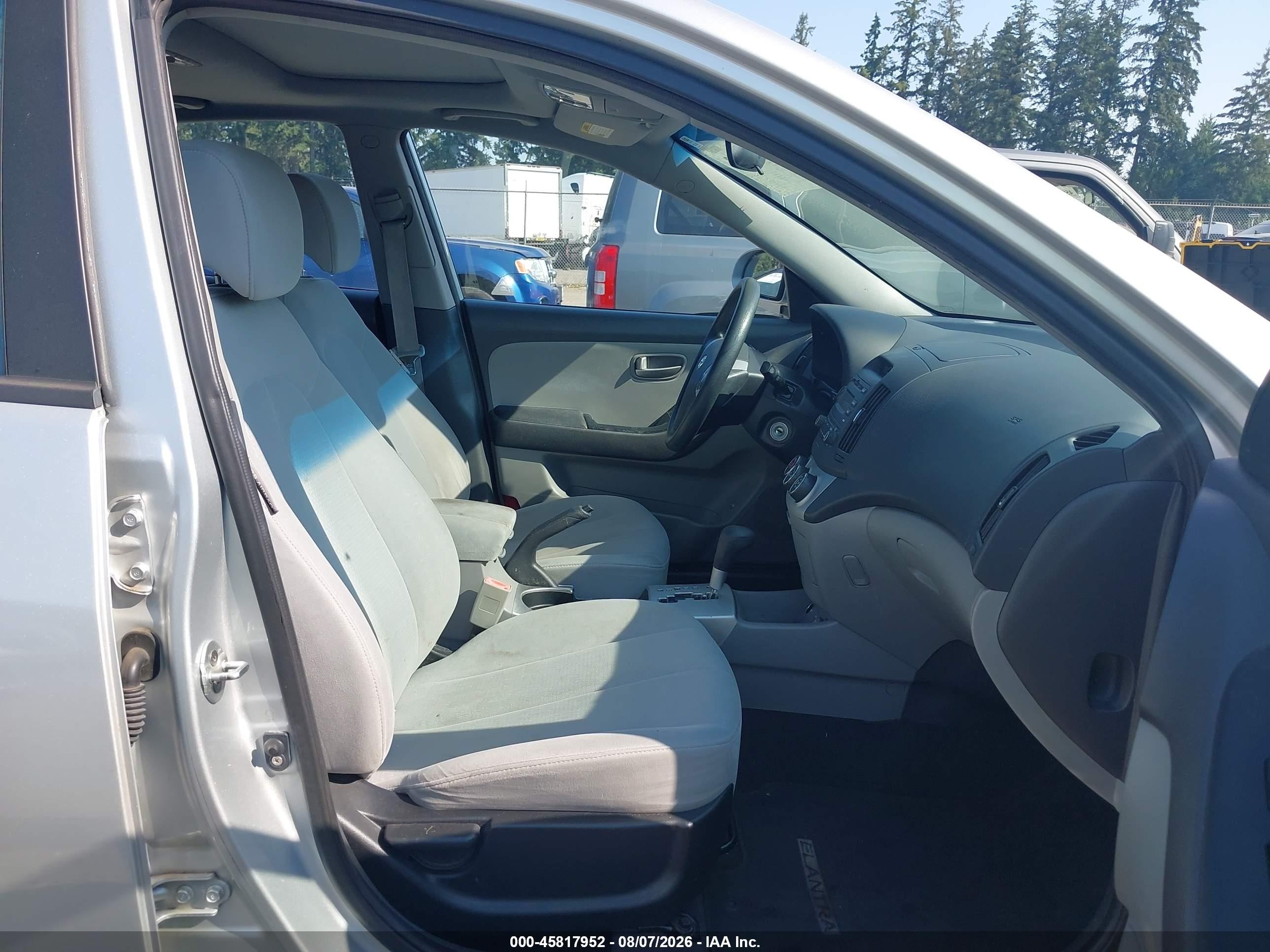2008 Hyundai Elantra Gls/se Silver vin: KMHDU46D38U452578