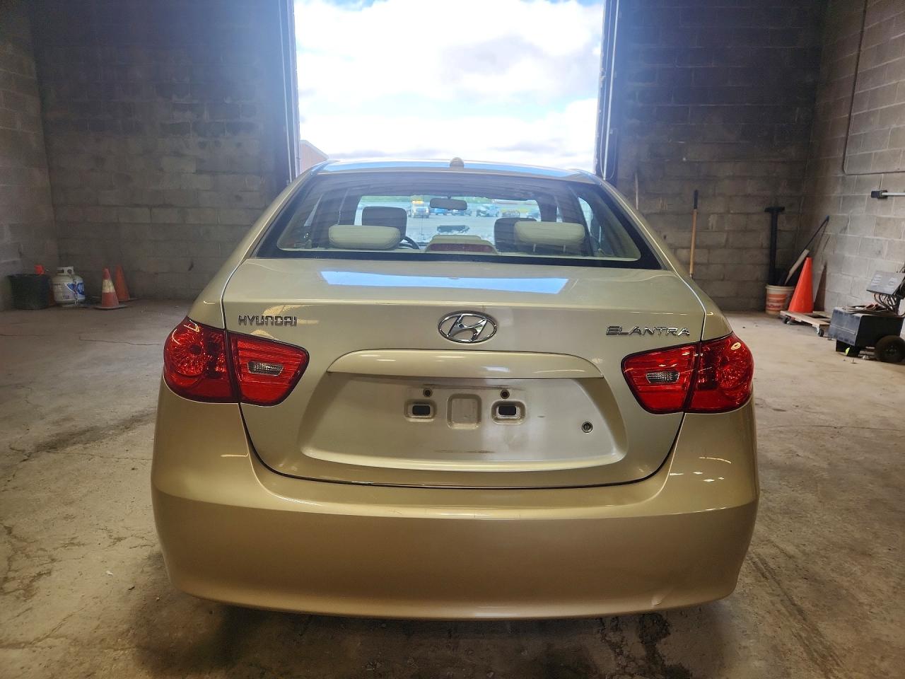 2009 Hyundai Elantra Gls Gold vin: KMHDU46D39U601668