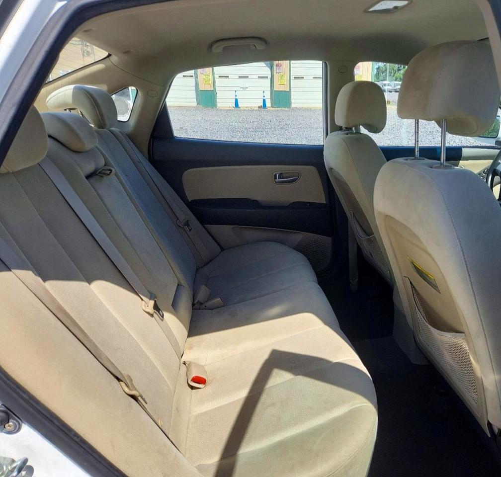 2009 Hyundai Elantra Gls White vin: KMHDU46D39U675494