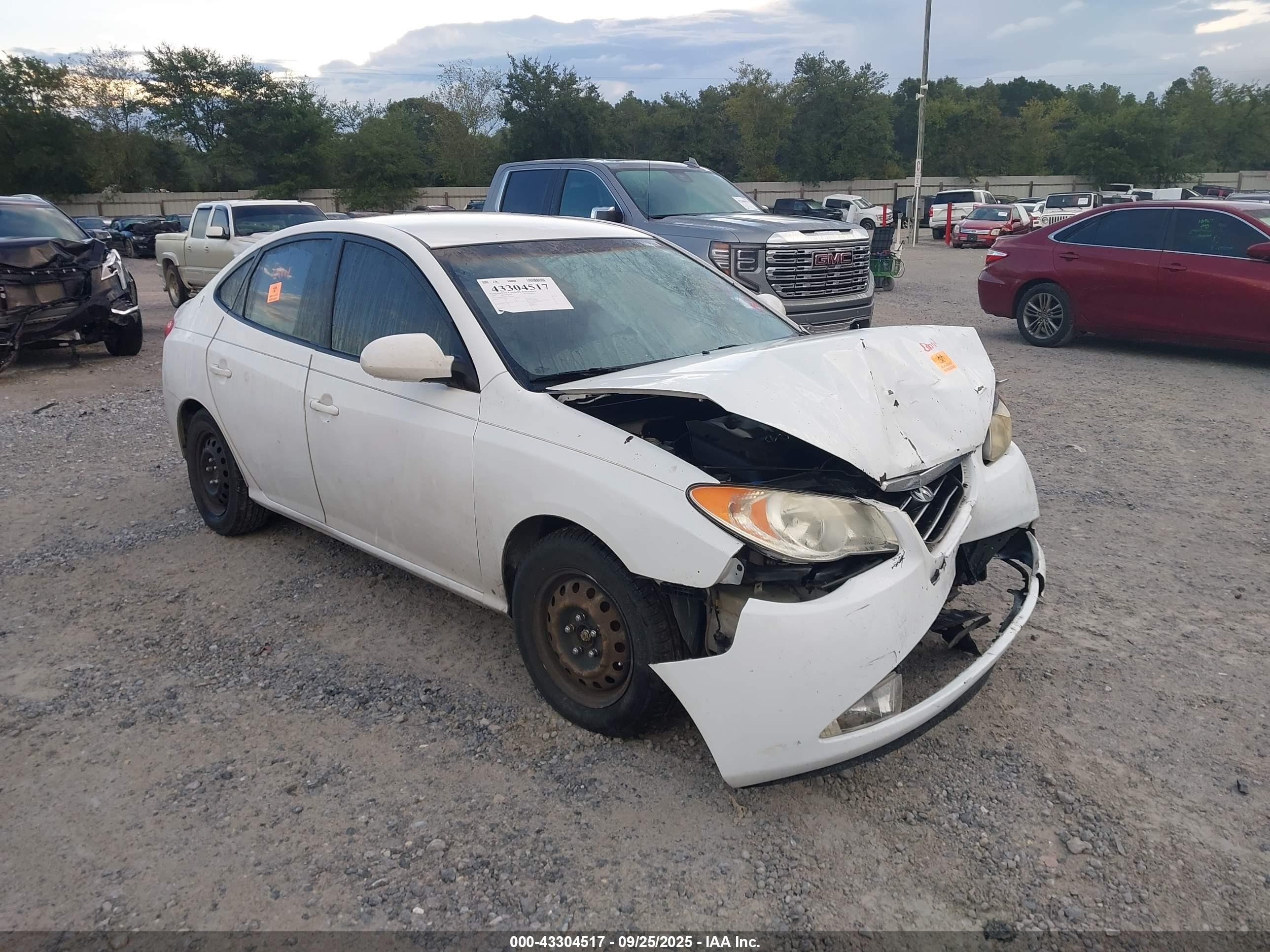 2007 Hyundai Elantra Gls/limited/se White vin: KMHDU46D47U017826