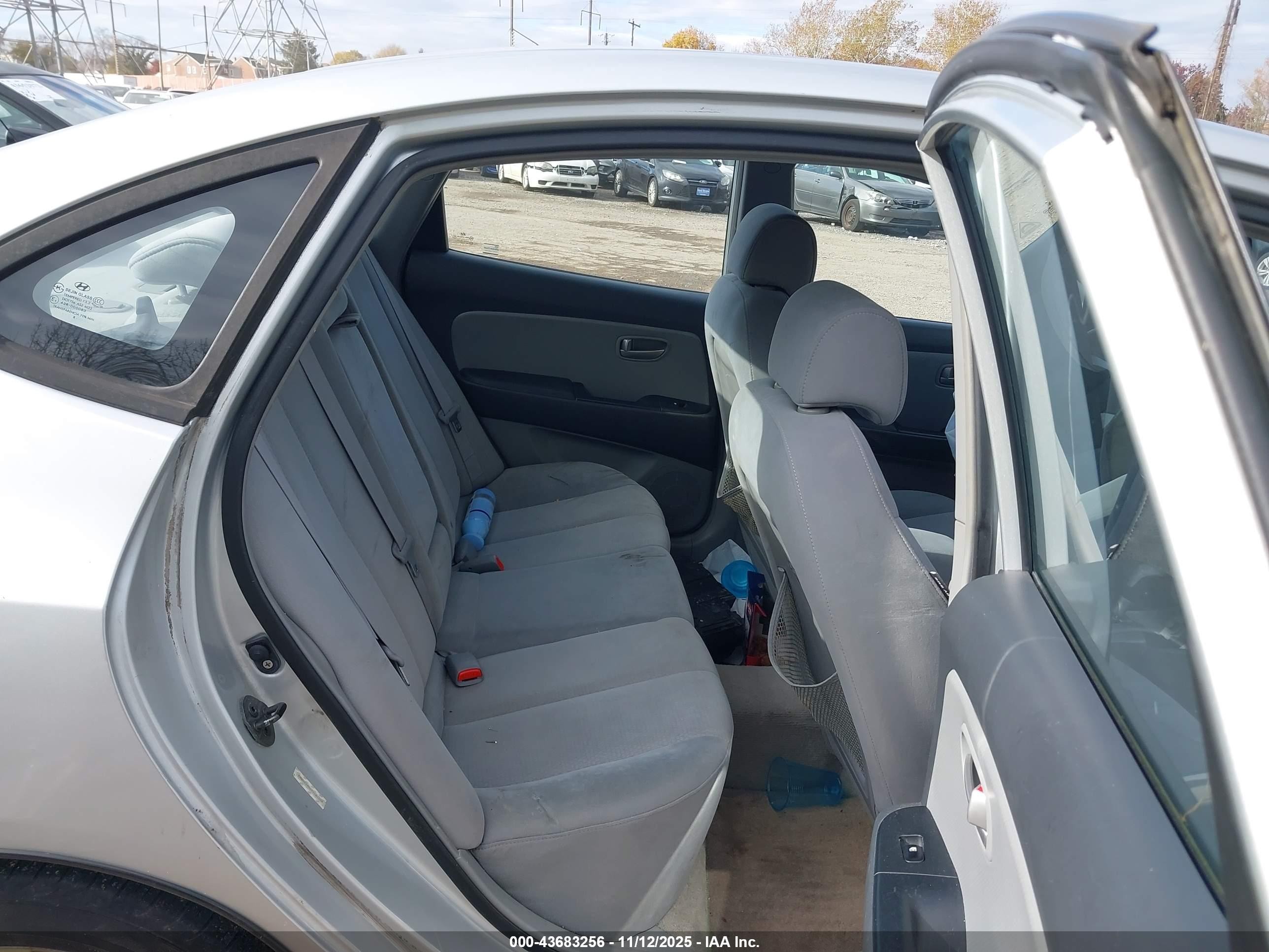 2007 Hyundai Elantra Gls/limited/se Silver vin: KMHDU46D47U122608