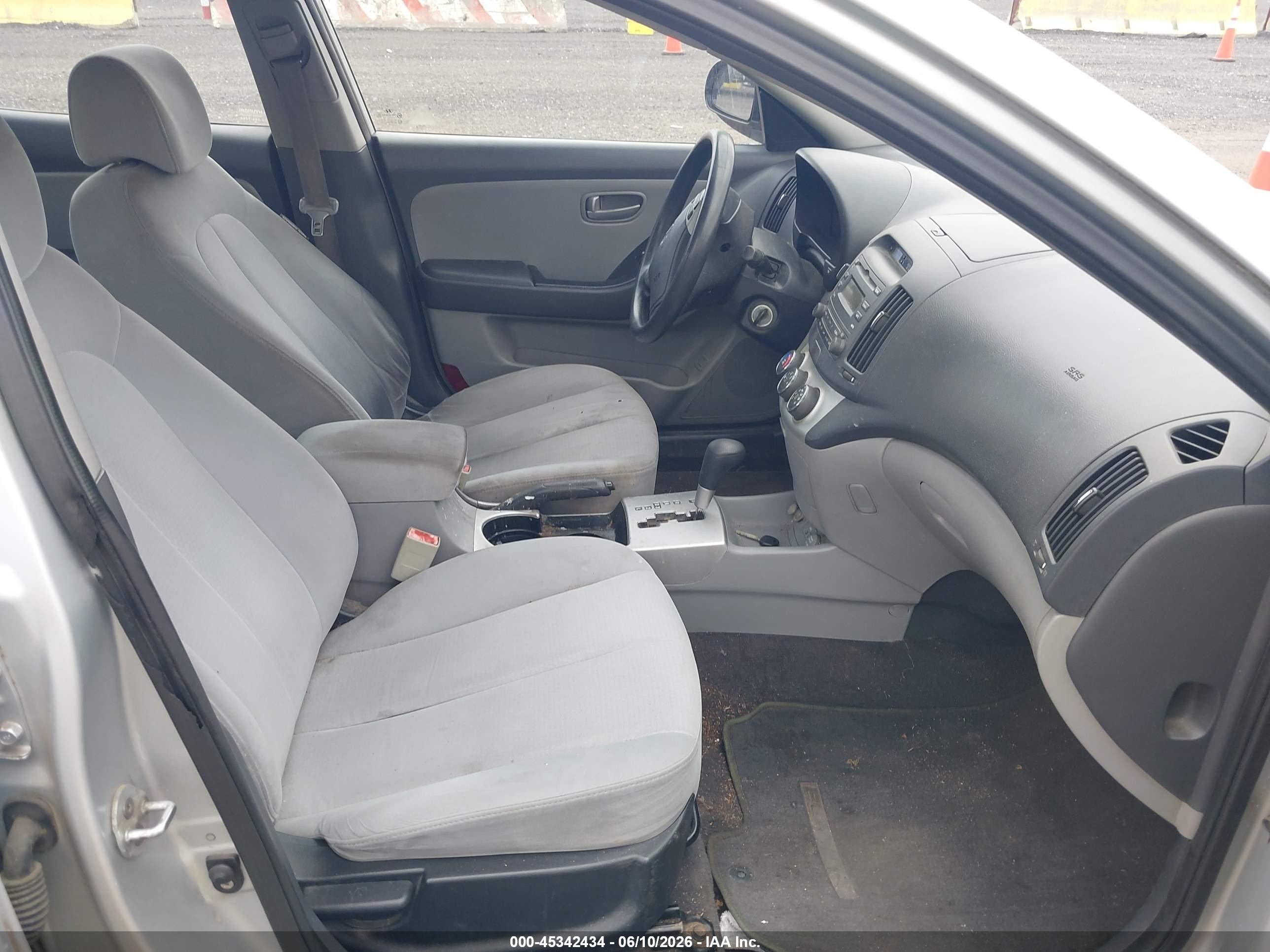 2008 Hyundai Elantra Gls/se Silver vin: KMHDU46D48U351713