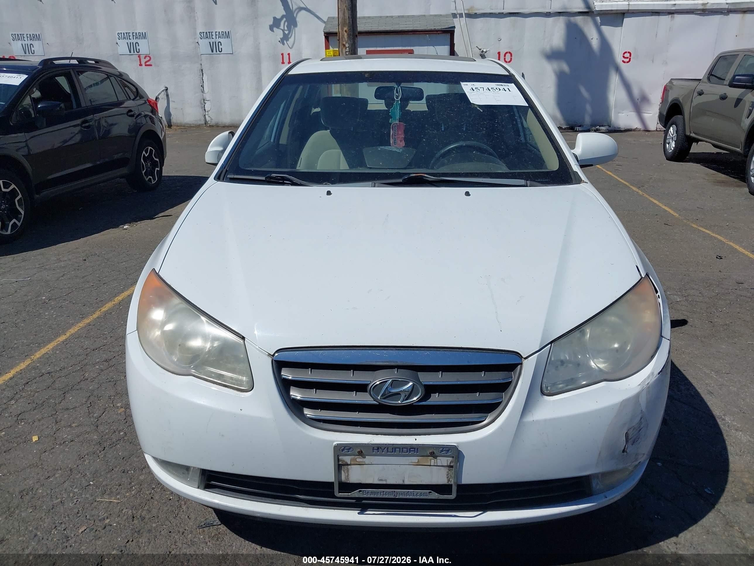 2008 Hyundai Elantra Gls/se White vin: KMHDU46D48U376207