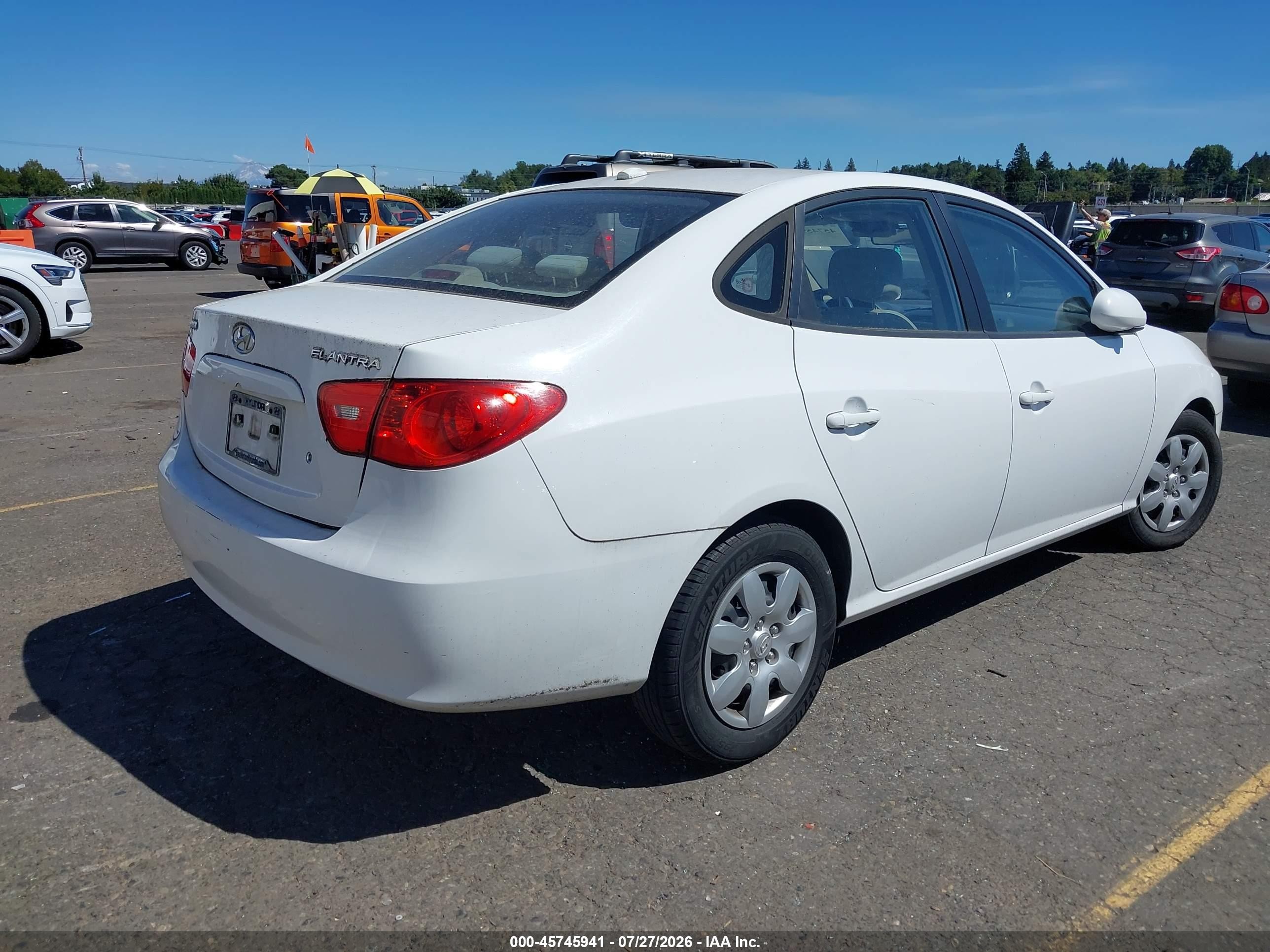 2008 Hyundai Elantra Gls/se White vin: KMHDU46D48U376207