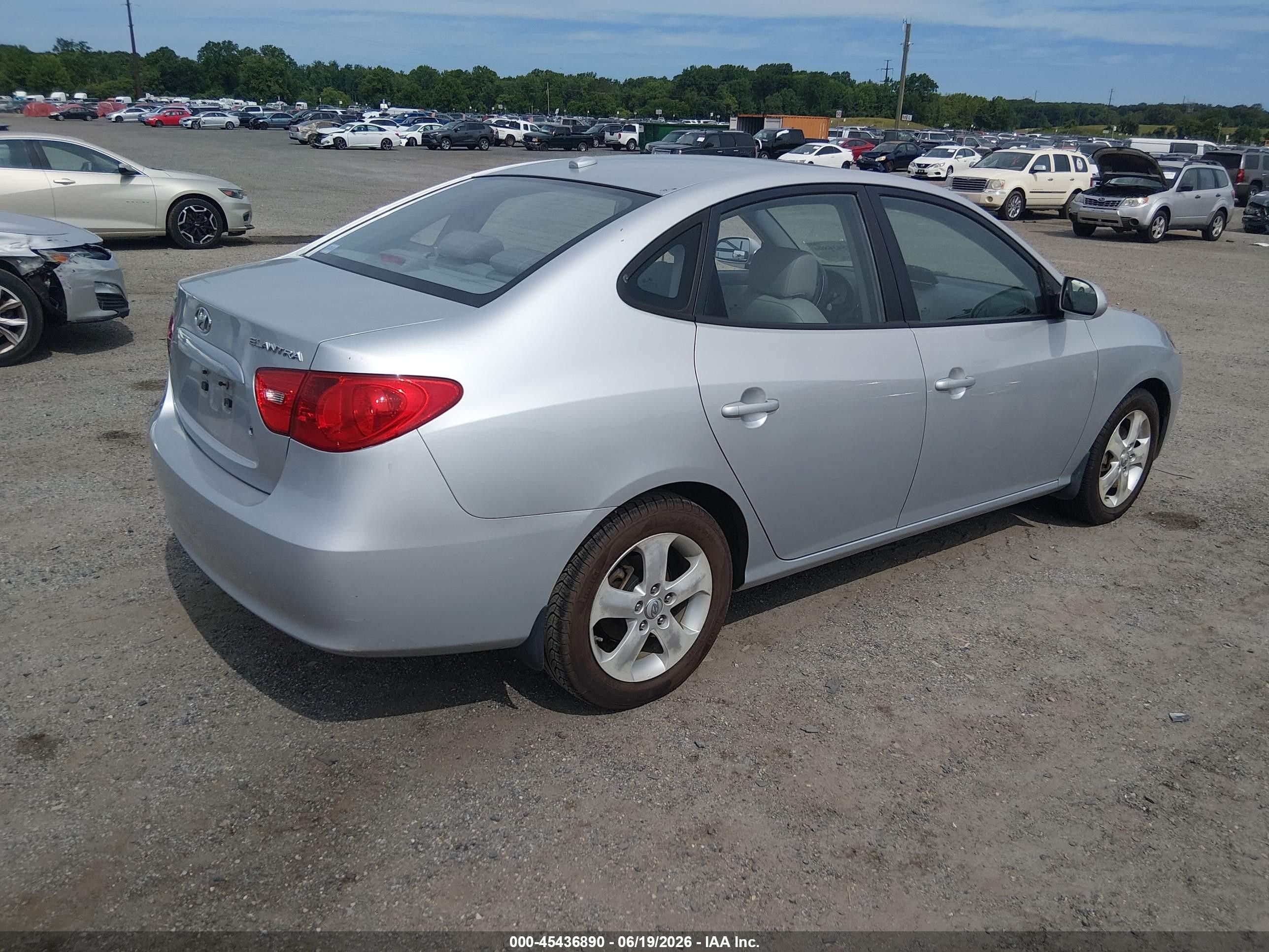 2008 Hyundai Elantra Gls/se Silver vin: KMHDU46D48U389622