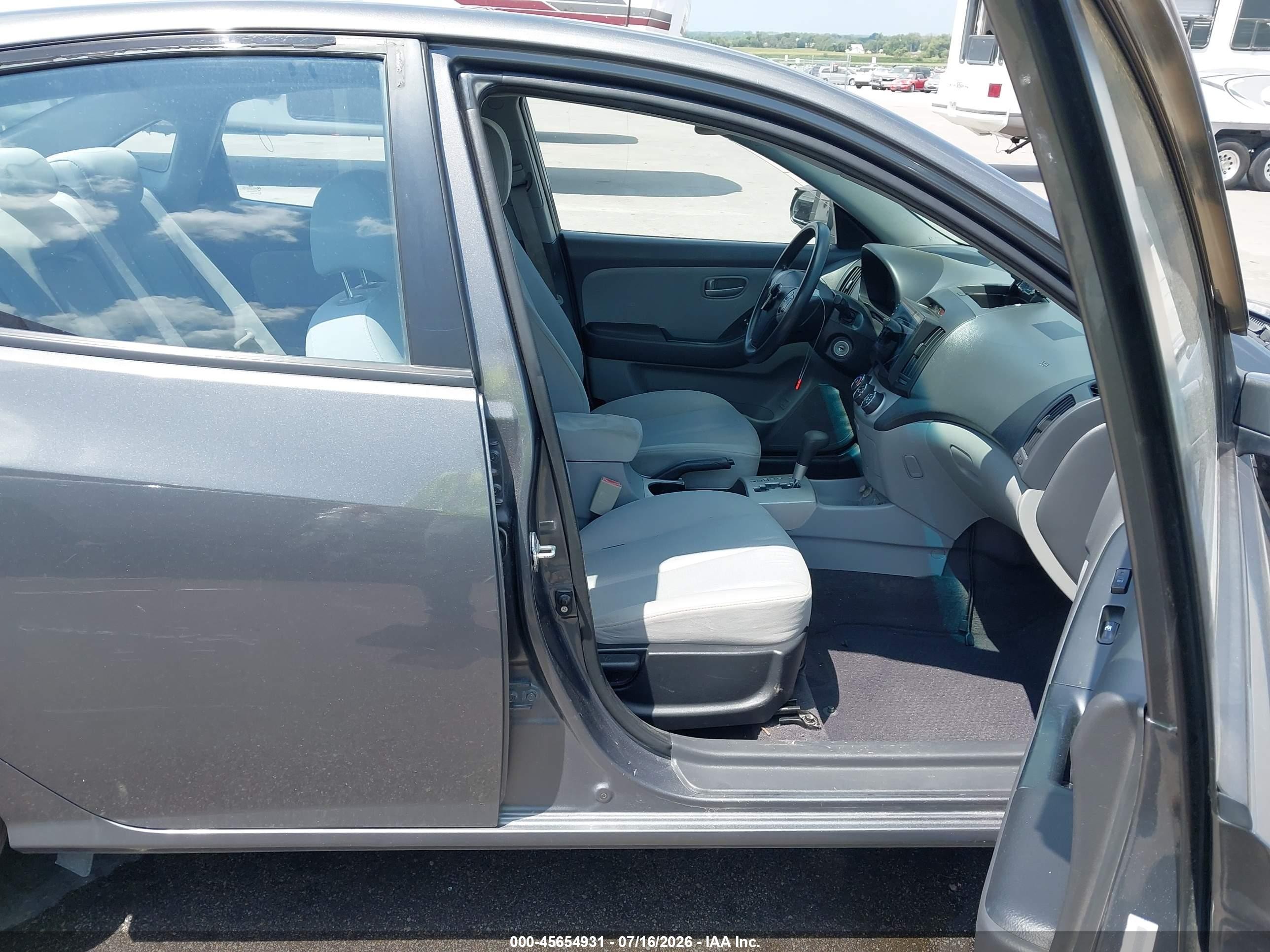 2008 Hyundai Elantra Gls/se Gray vin: KMHDU46D48U455750