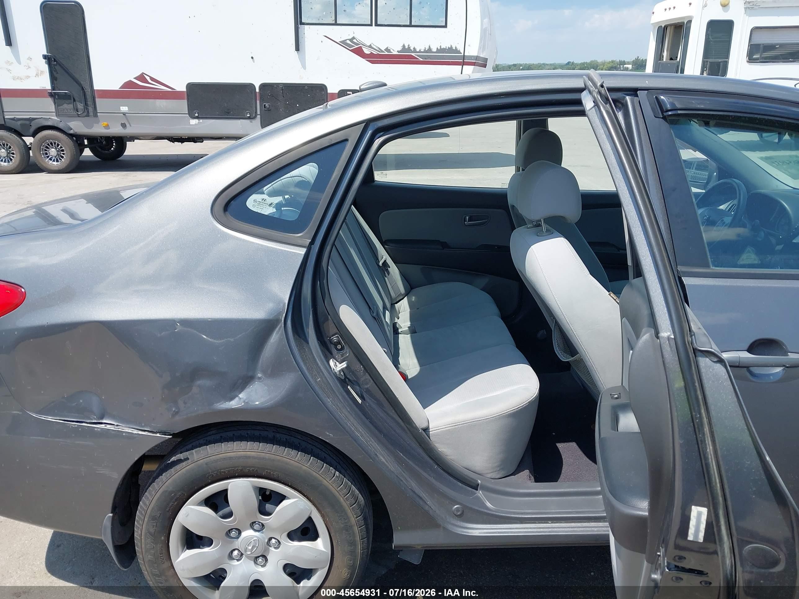 2008 Hyundai Elantra Gls/se Gray vin: KMHDU46D48U455750