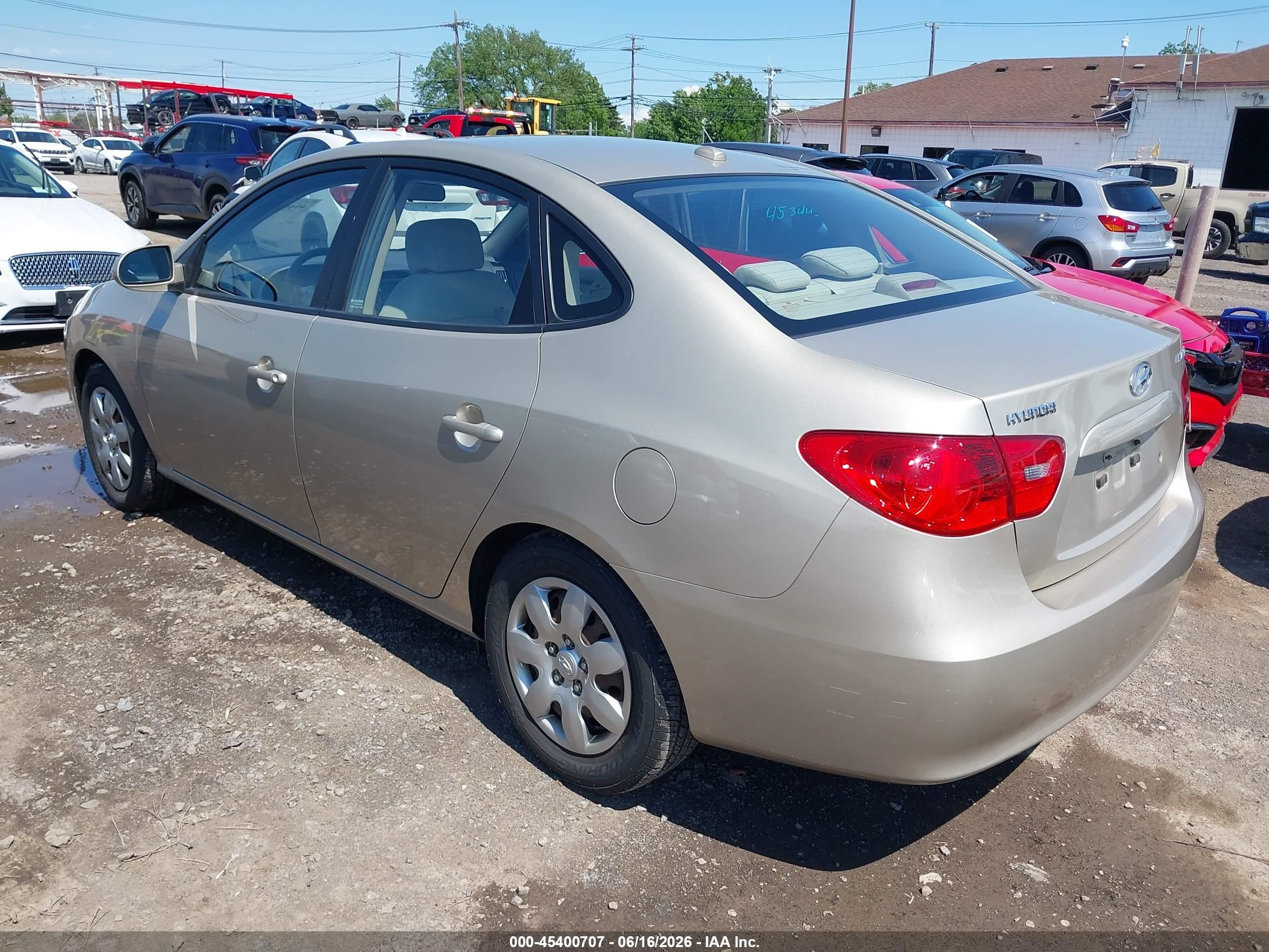 2008 Hyundai Elantra Gls/se Gold vin: KMHDU46D48U557341