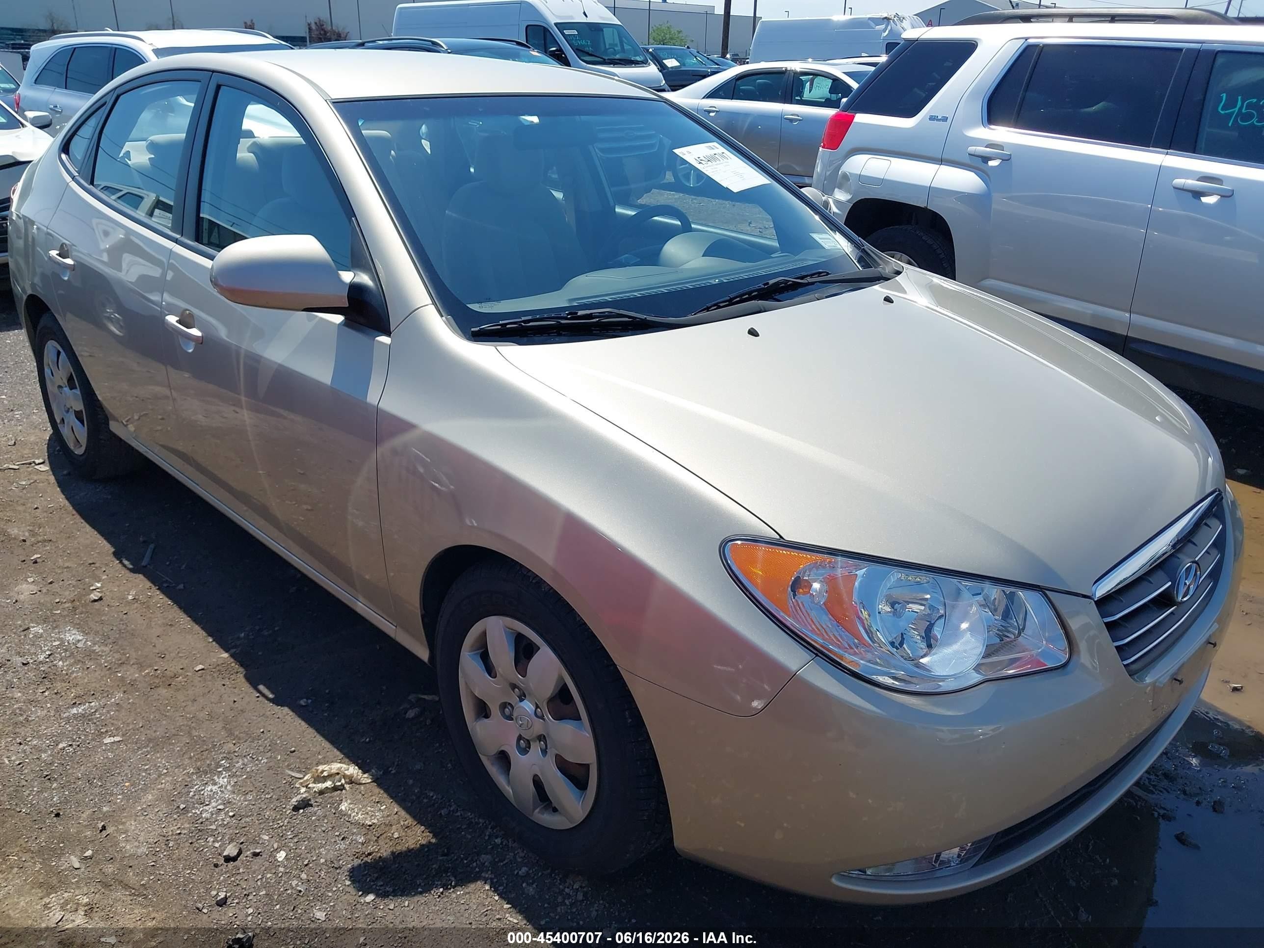 2008 Hyundai Elantra Gls/se Gold vin: KMHDU46D48U557341