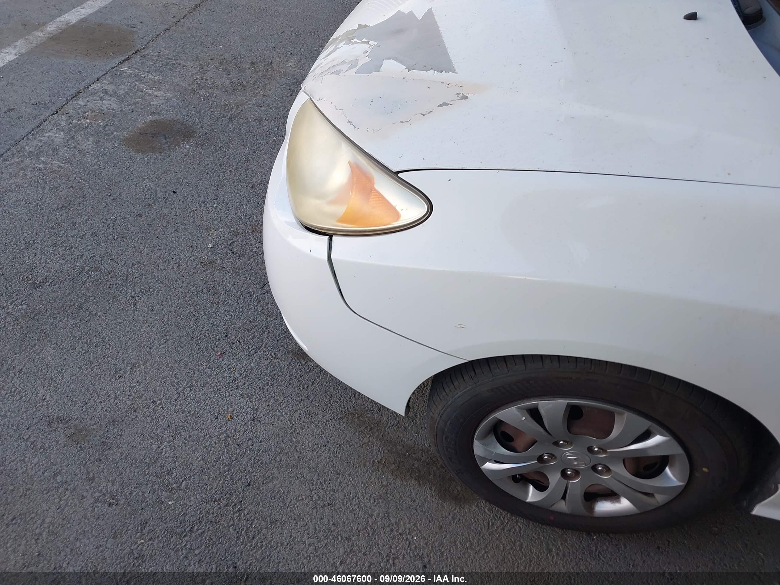 2009 Hyundai Elantra Gls White vin: KMHDU46D49U716327