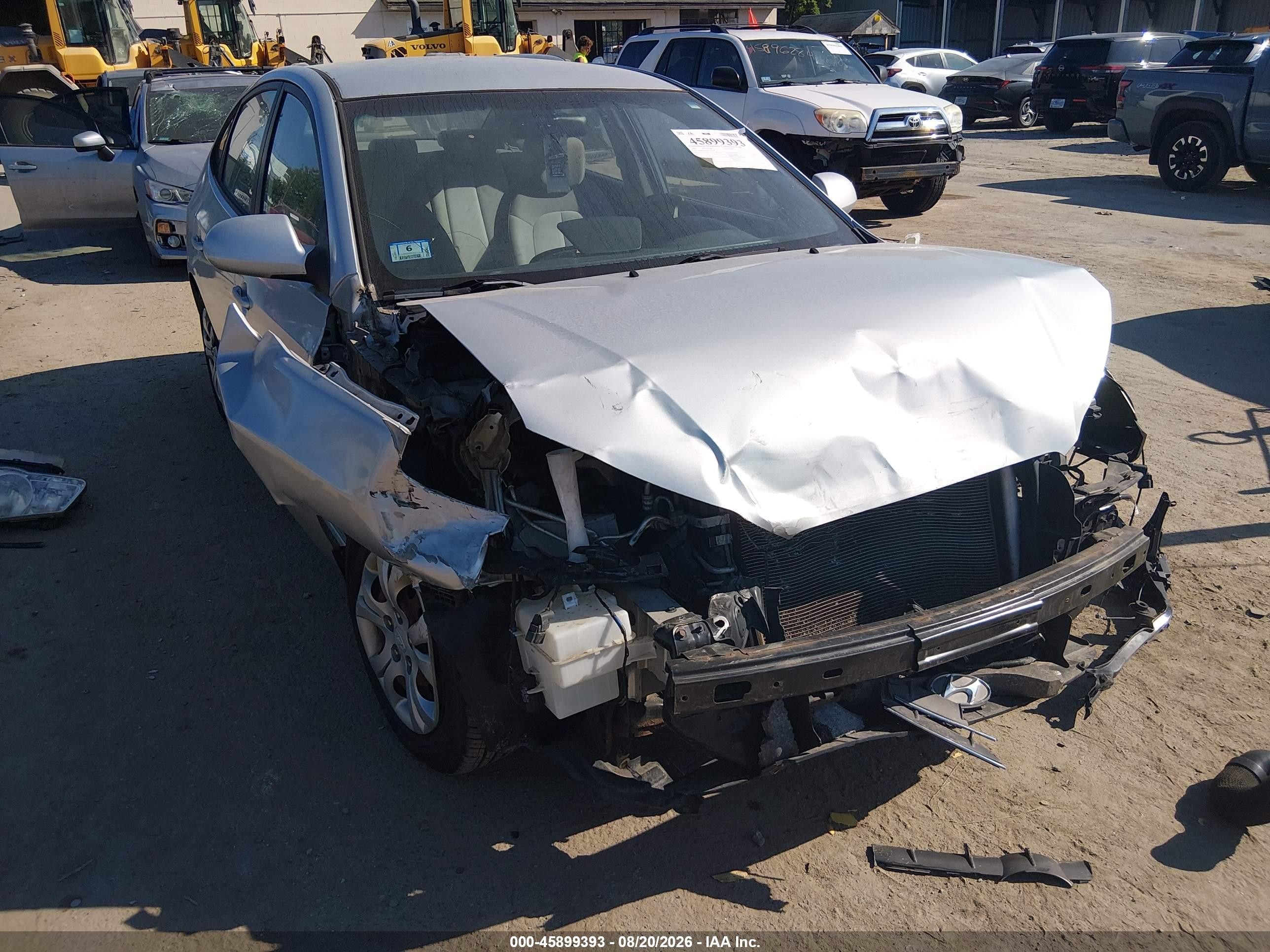 2009 Hyundai Elantra Gls Silver vin: KMHDU46D49U741356