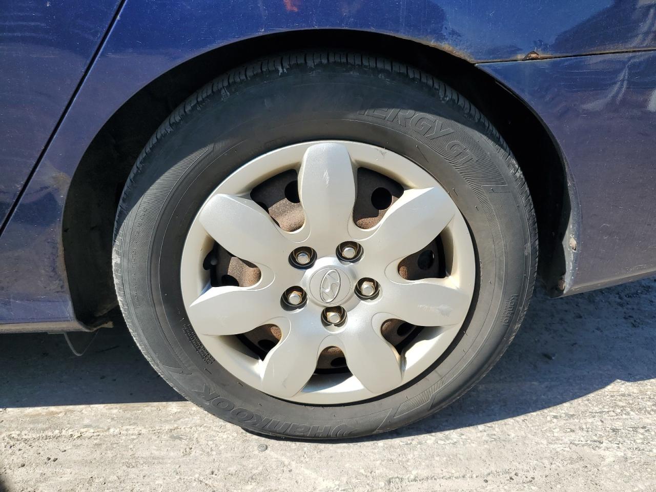 2007 Hyundai Elantra Gls Blue vin: KMHDU46D57U023571 Damage: Left Qtr Panel, Rust, 4 To 5 Inches